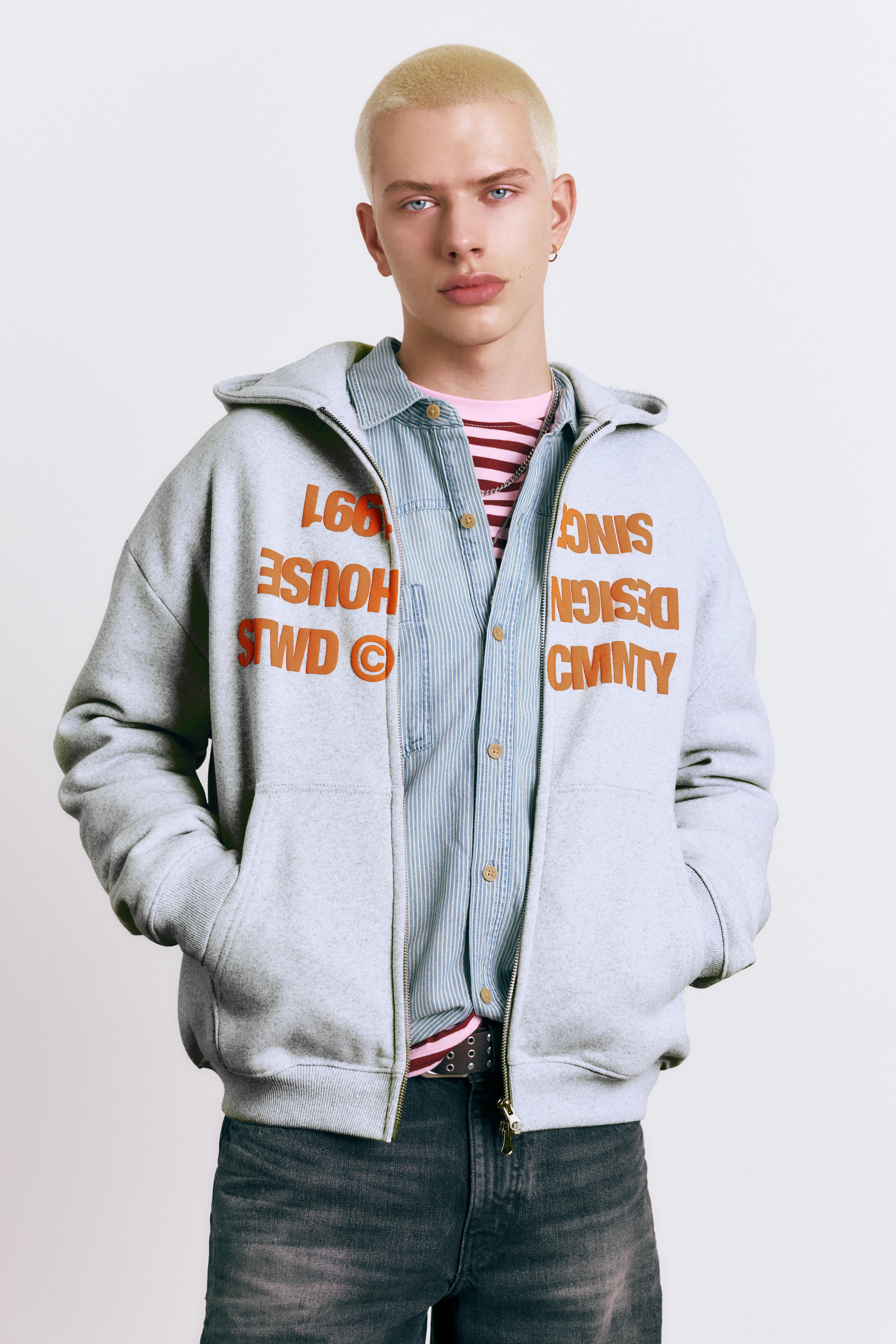 Kapüşonlu fermuarlı yazılı sweatshirt - Görsel 12