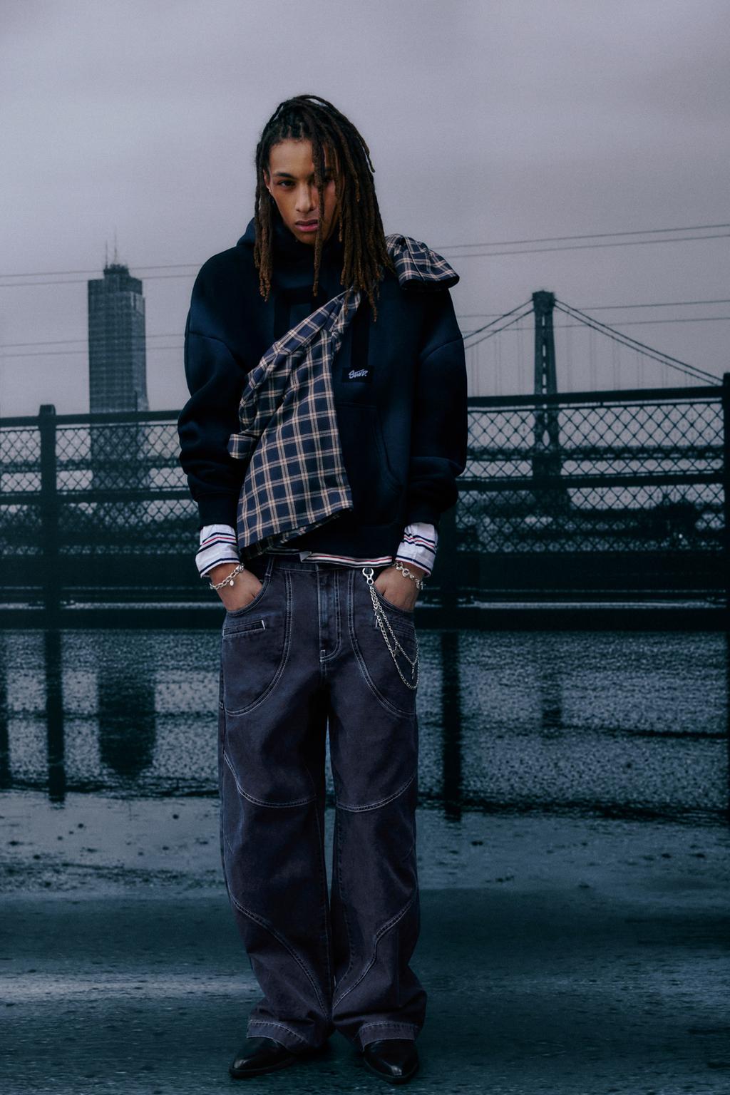 Wide-leg trousers with panel detailing pull&bear