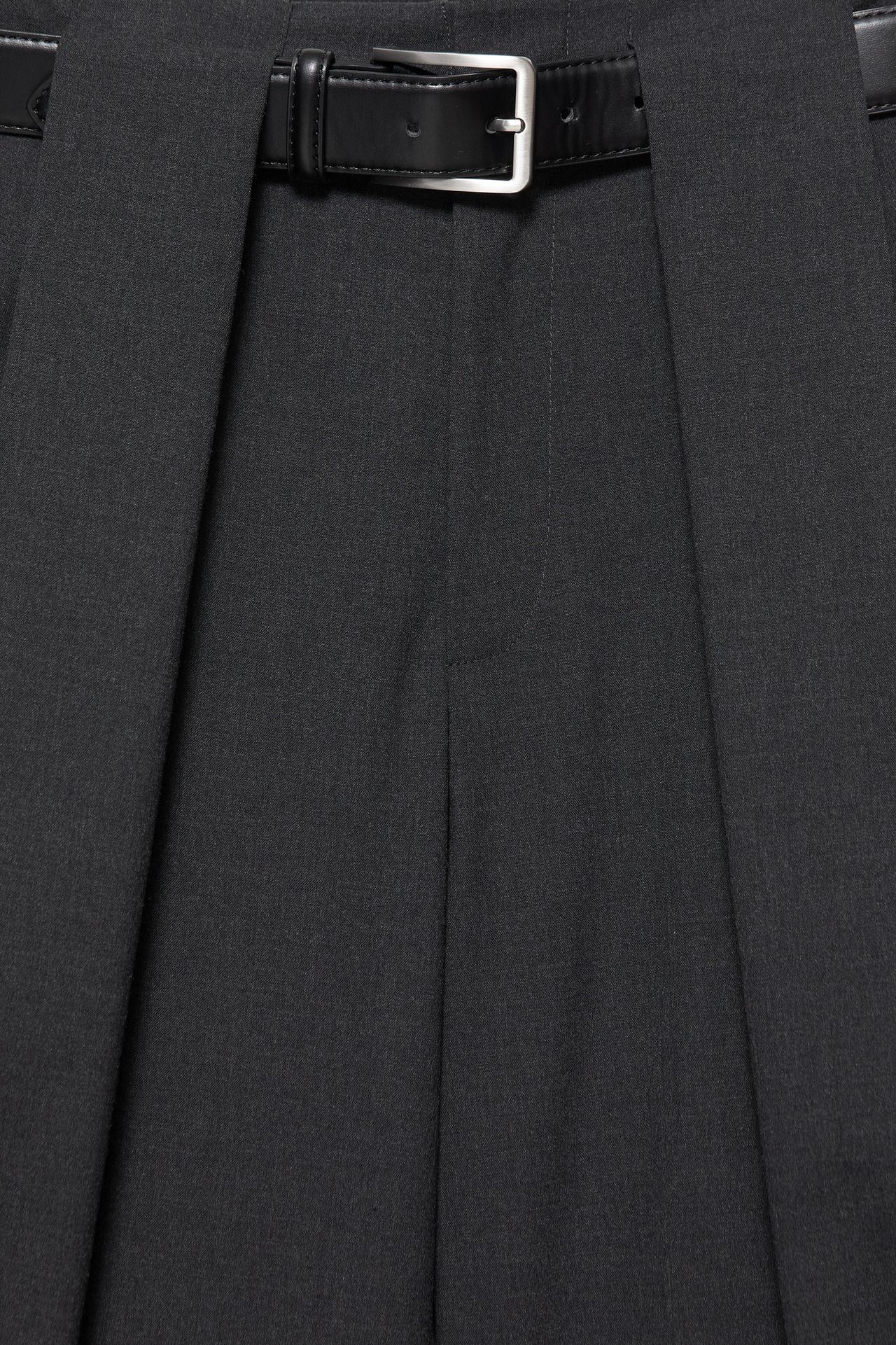 High-waist barrel trousers with pleats and belt — Dark grey