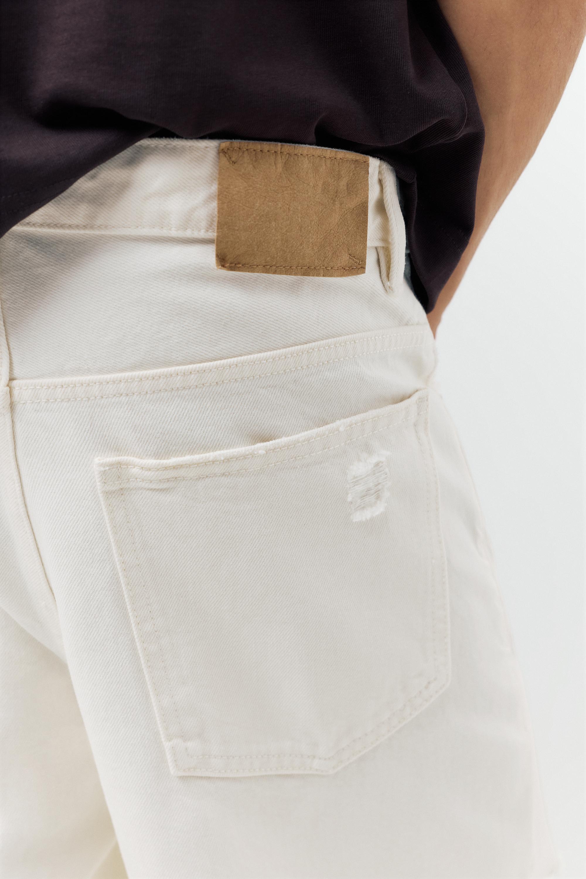 Straight-leg denim Bermuda shorts — Ecru