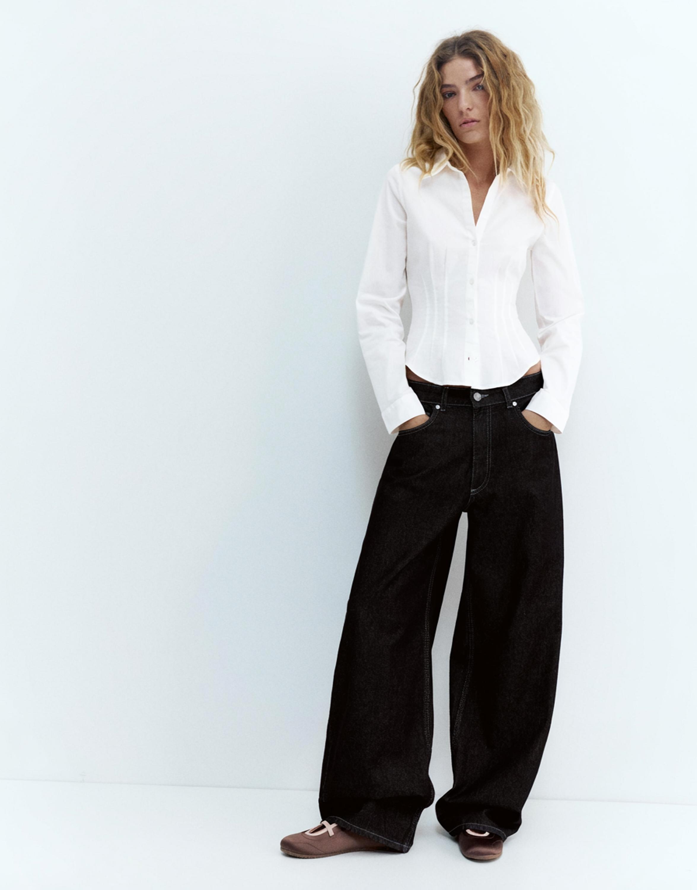 Poplin yırtmaçlı dar kesim gömlek