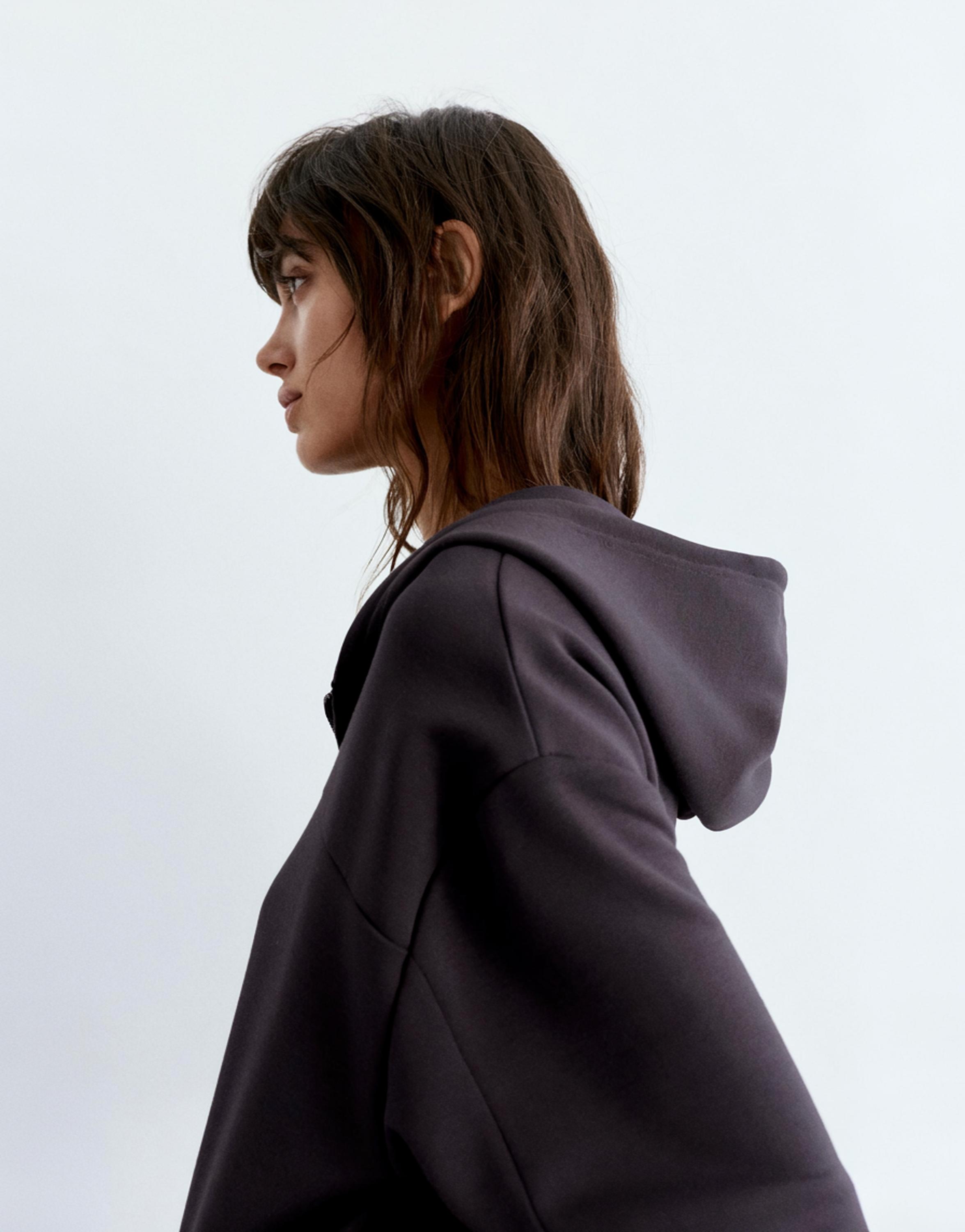 Yumuşak dokulu kapüşonlu sweatshirt - Görsel 78