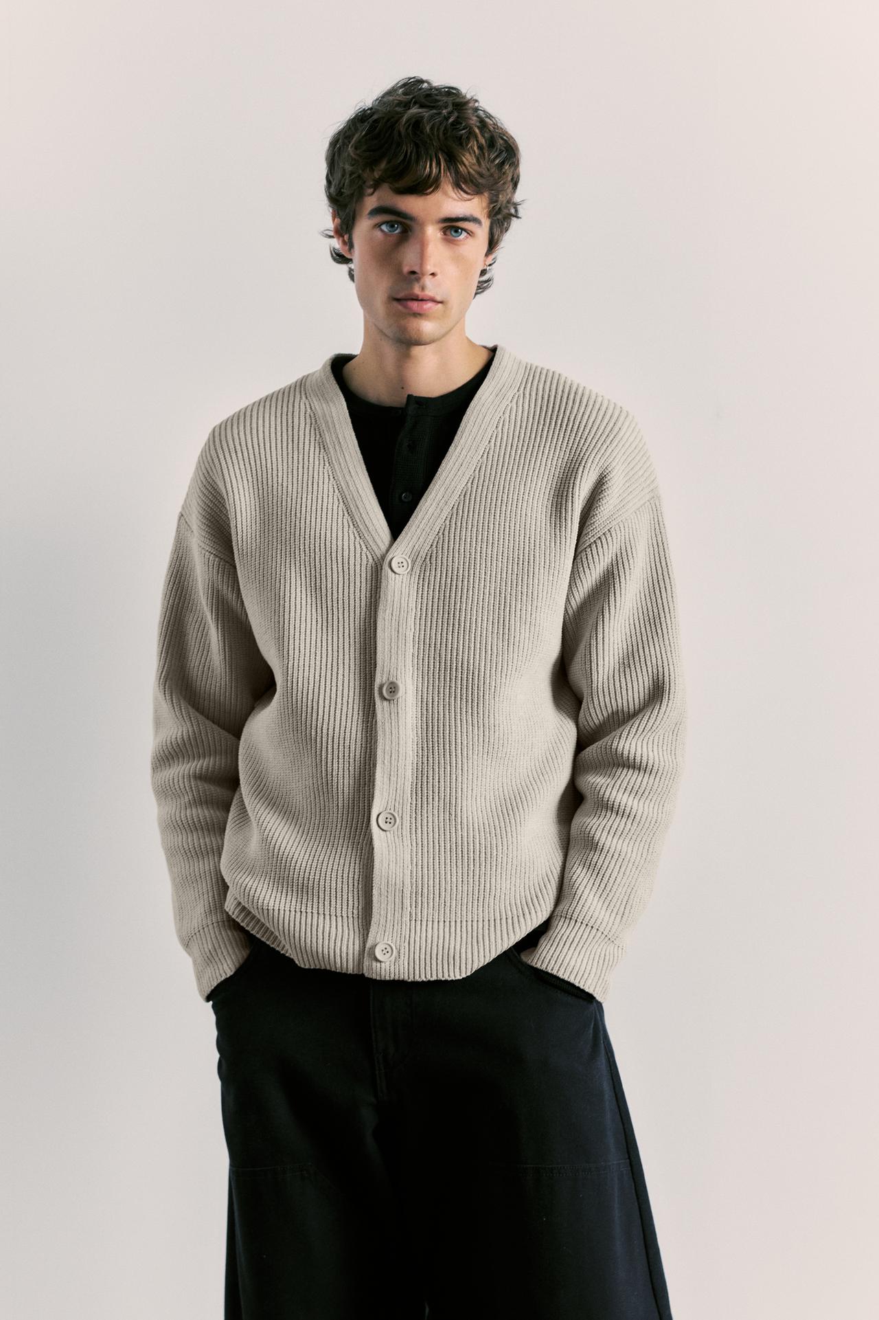 Buttoned cardigan — Sand