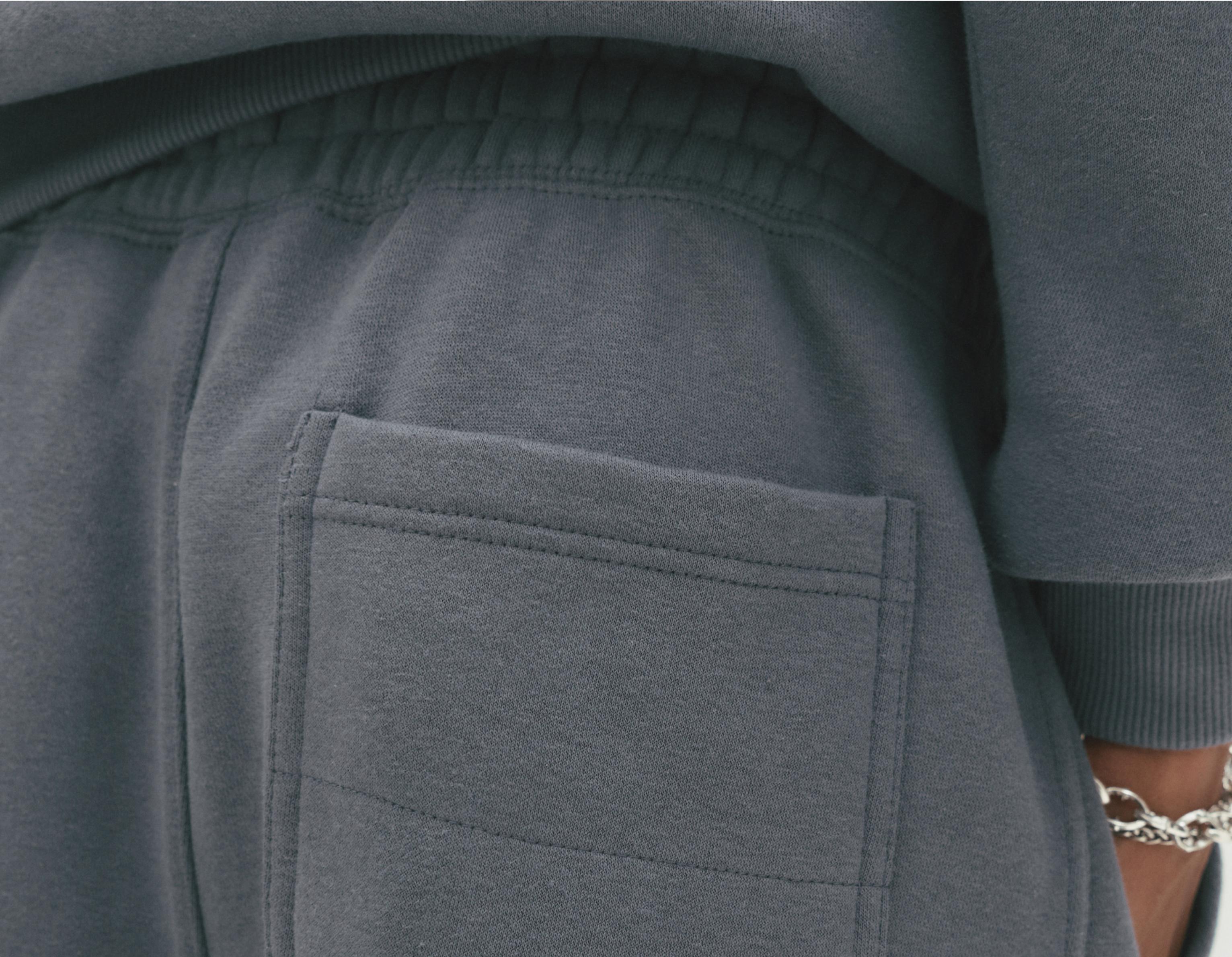 Basic baggy tracksuit bottoms — Grey blue