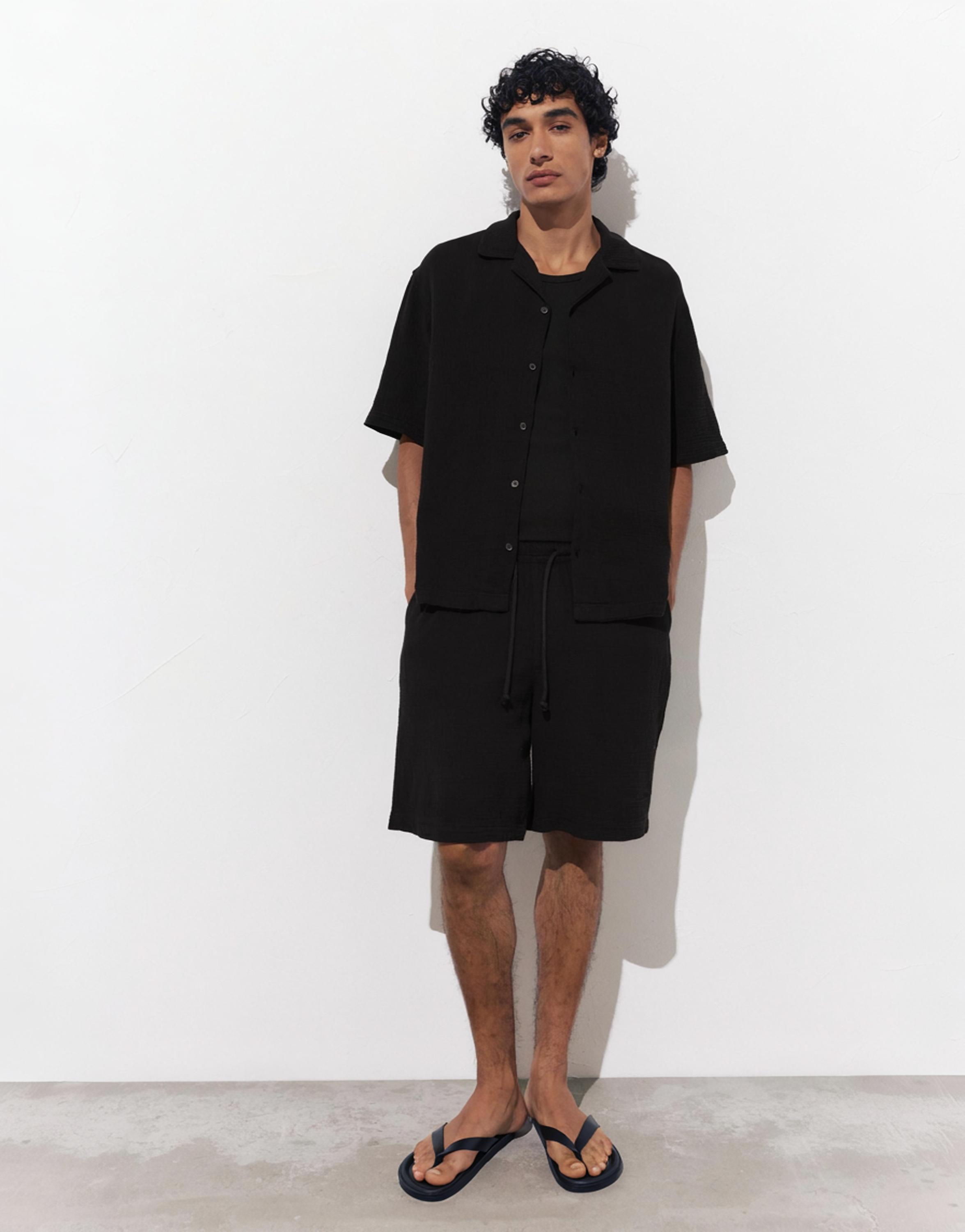 Short sleeve crepe shirt — Black