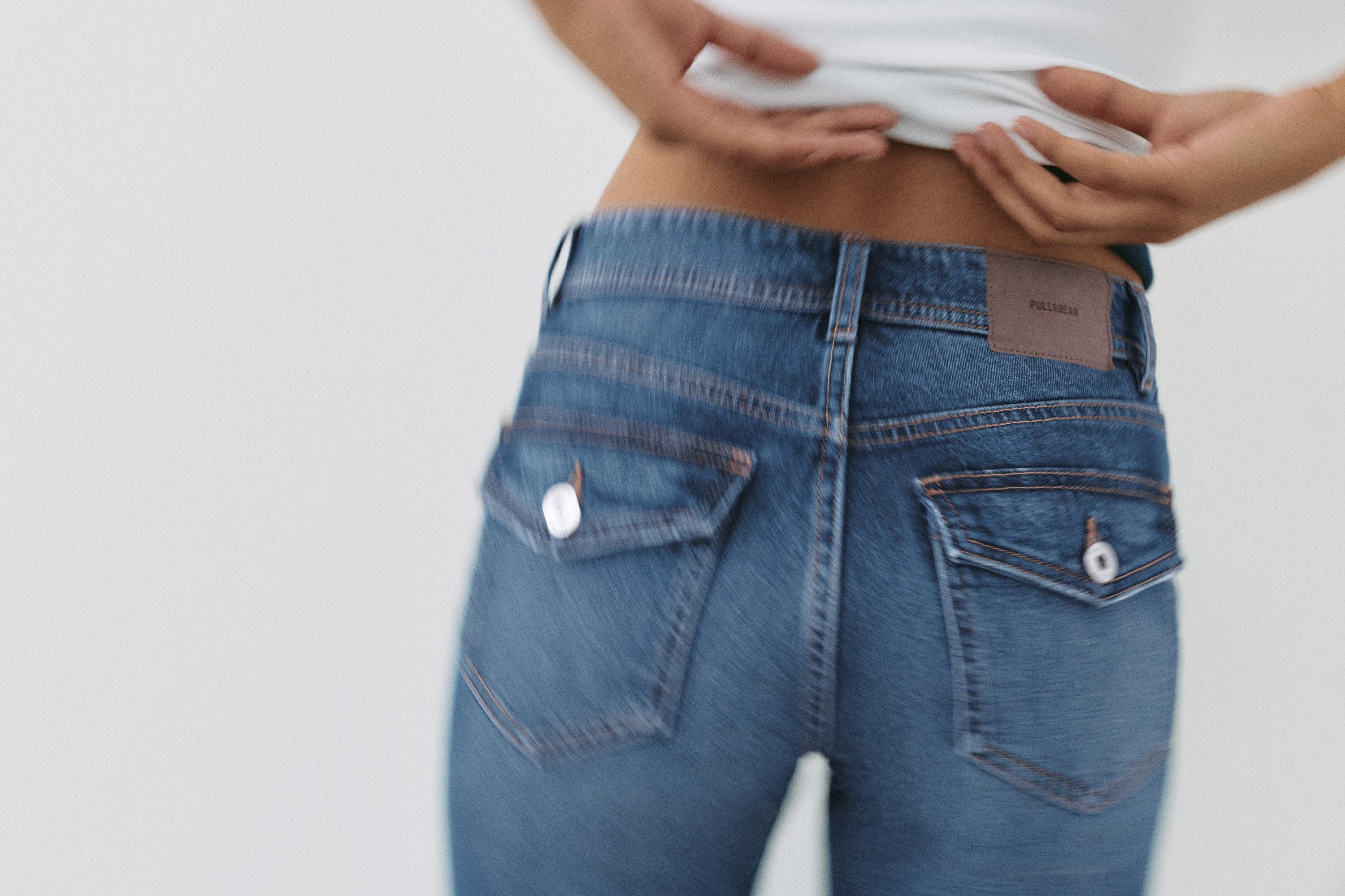 Low-rise boot-cut jeans — Medium blue