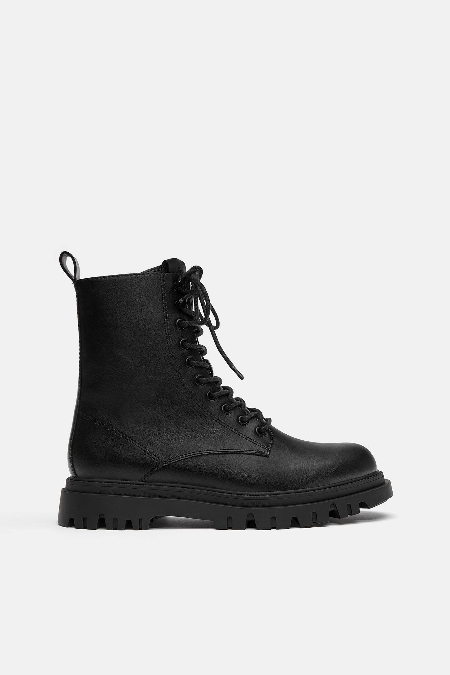 Lace-up lined boots — Black
