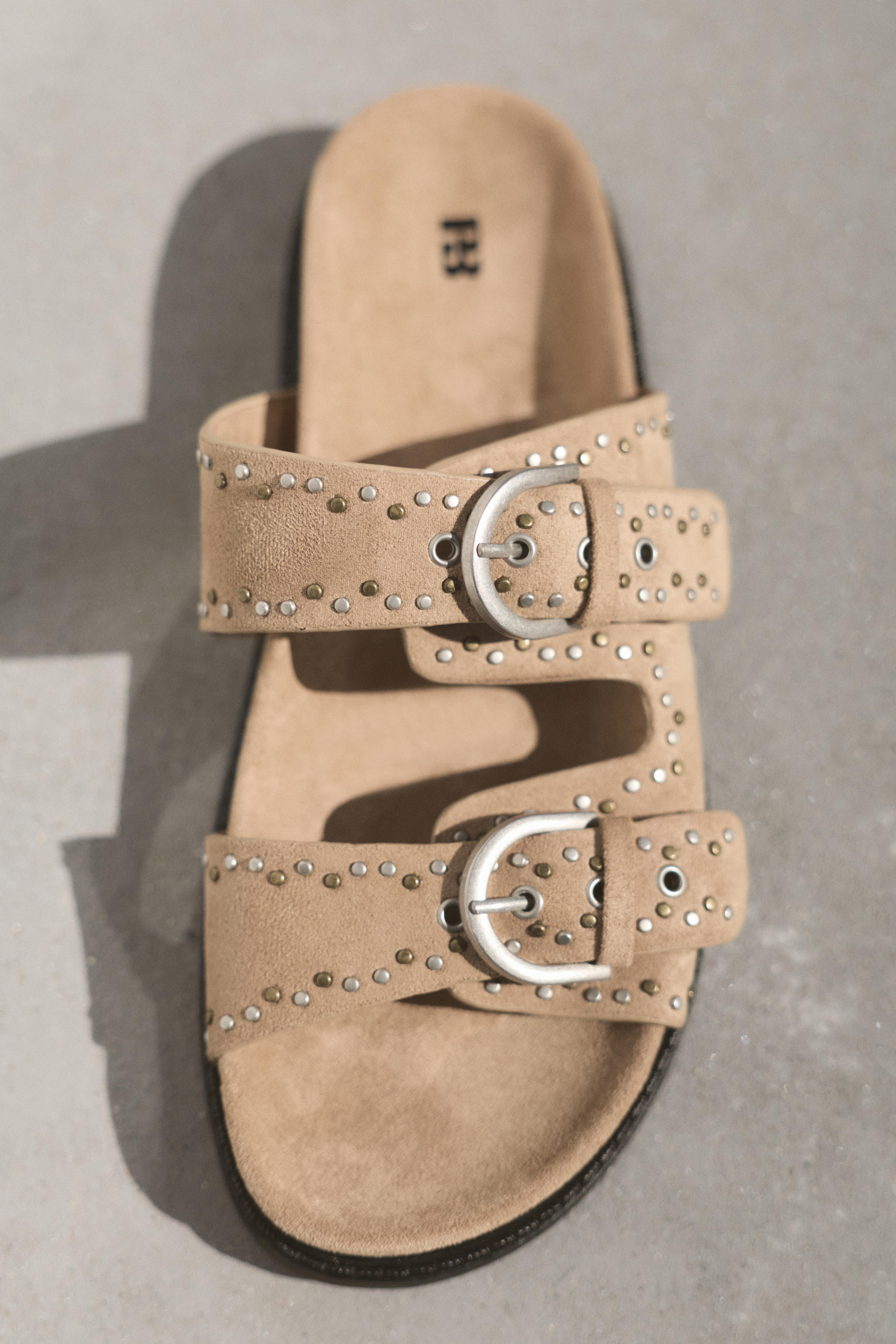 Zımbalı tokalı sandalet - Görsel 12