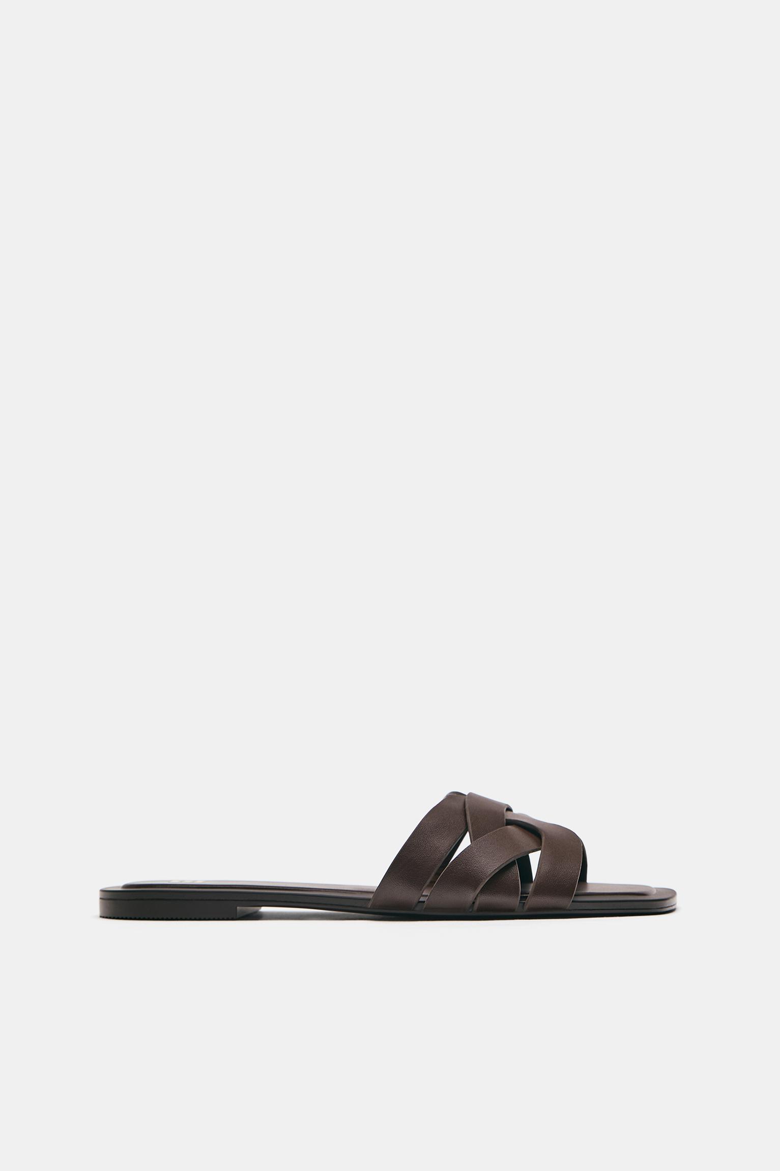 Flat strap sandals — Brown