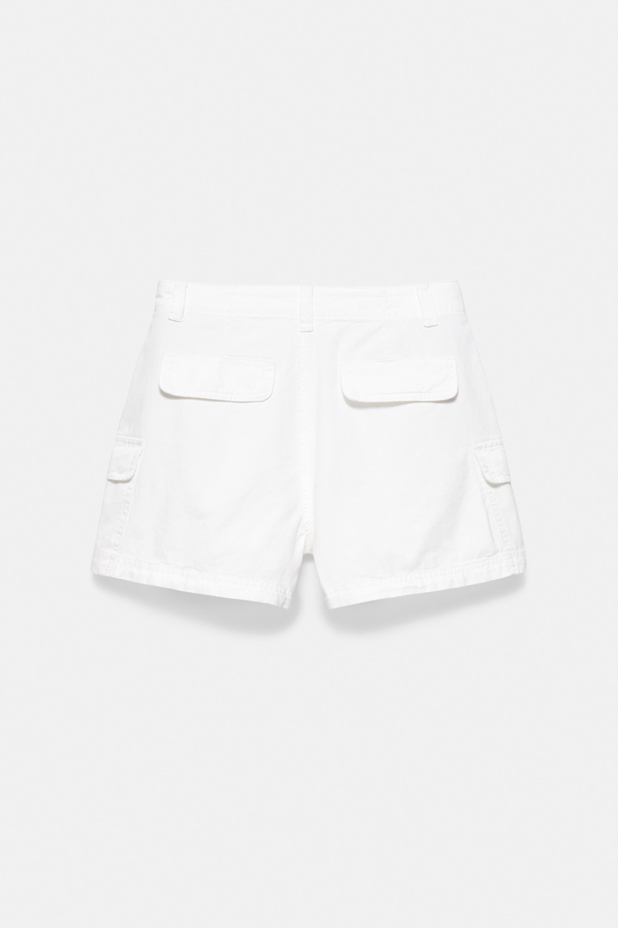 Relaxed fit cargo Bermuda shorts — White
