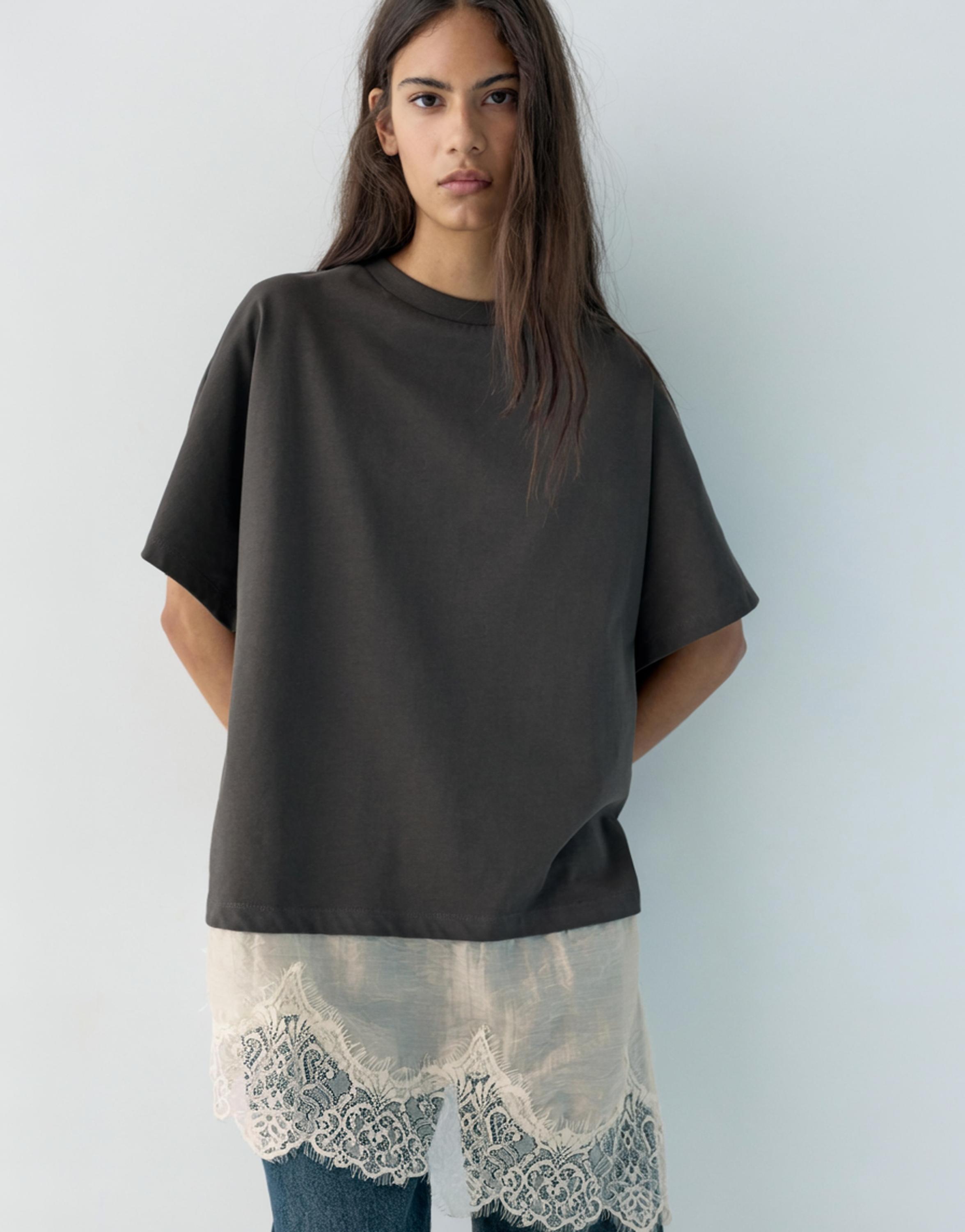 Contrast T-shirt with lace hem — Anthracite grey