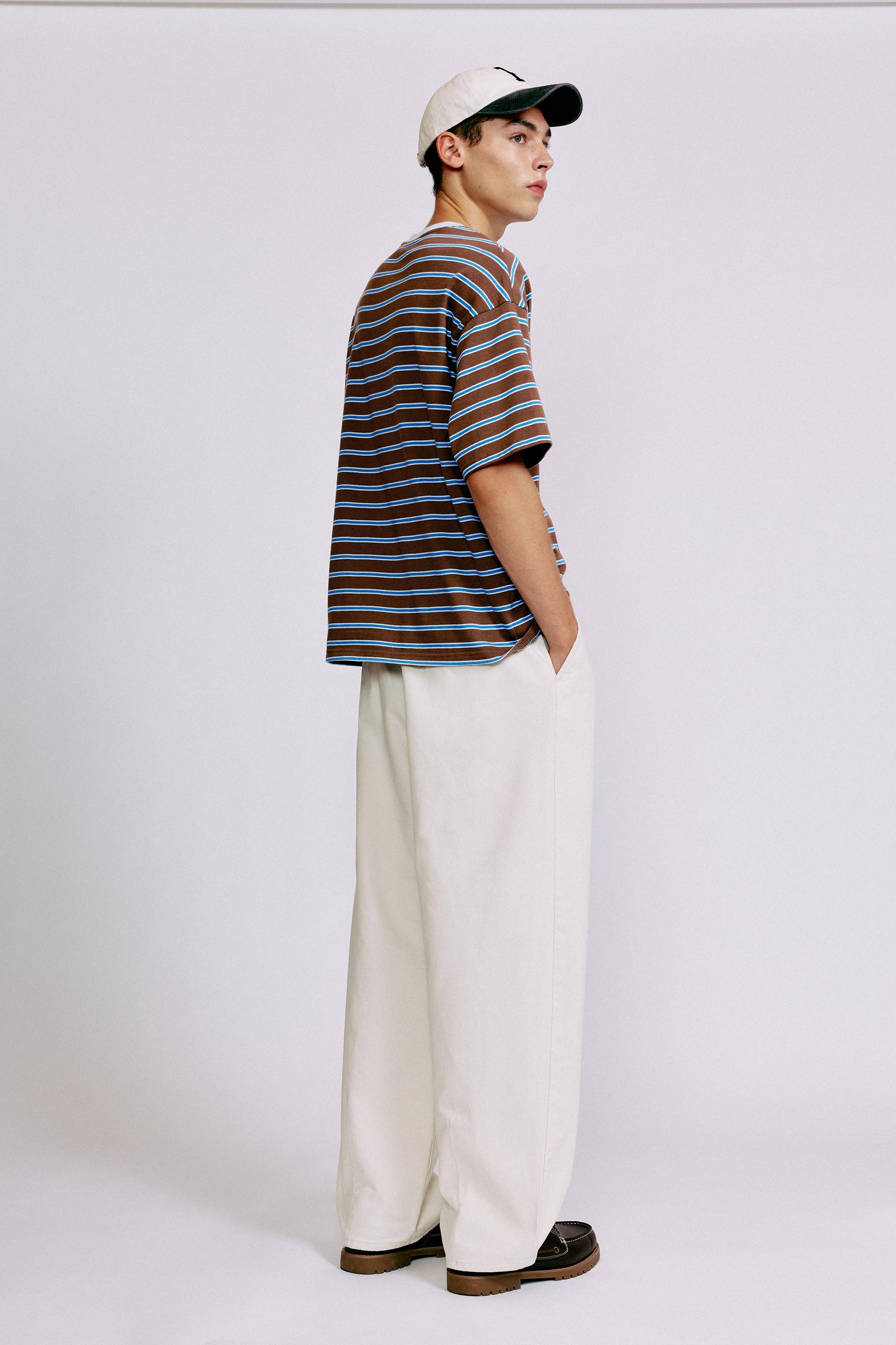 Striped T-shirt with text — Brown