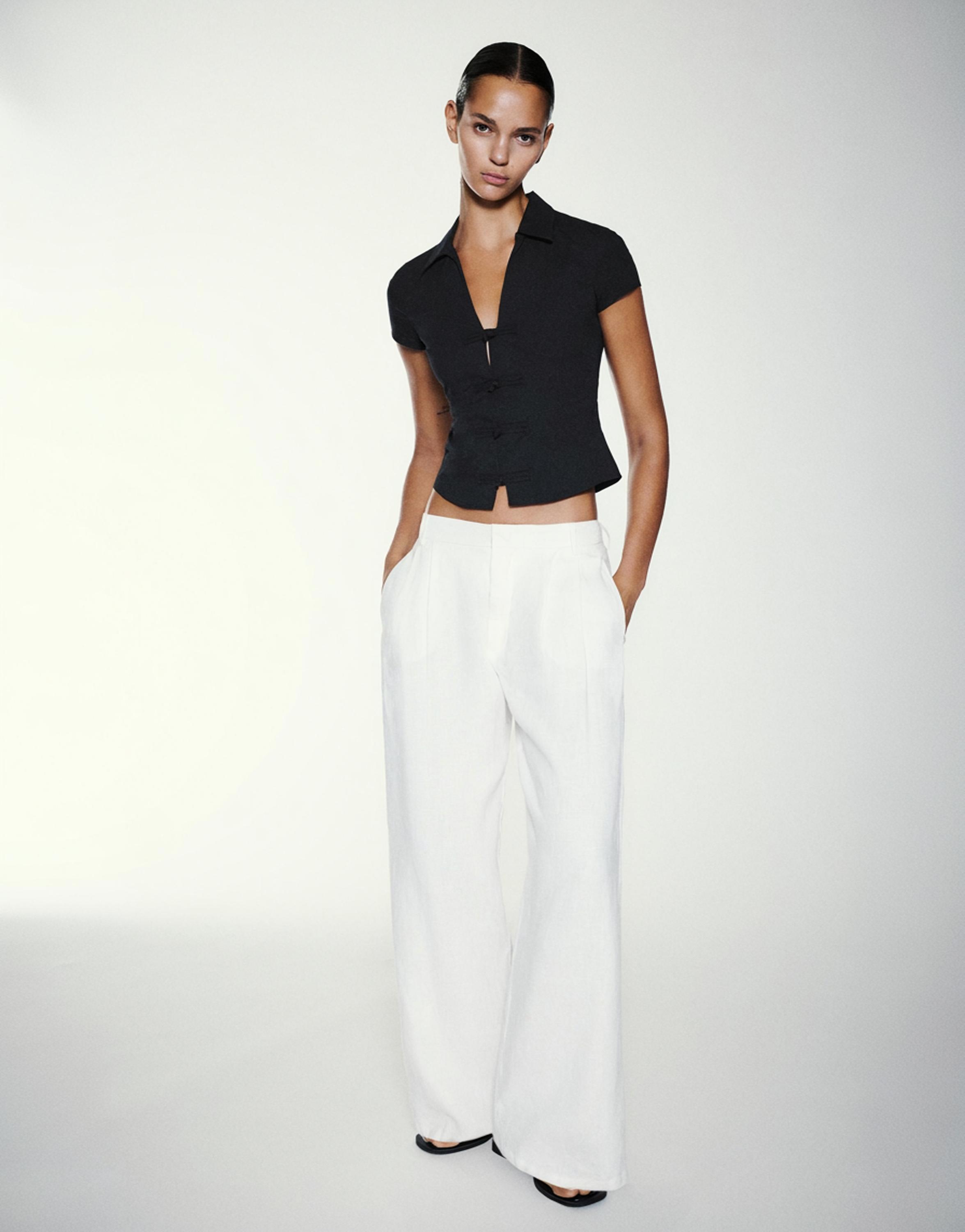 Short sleeve shirt with toggles — Black