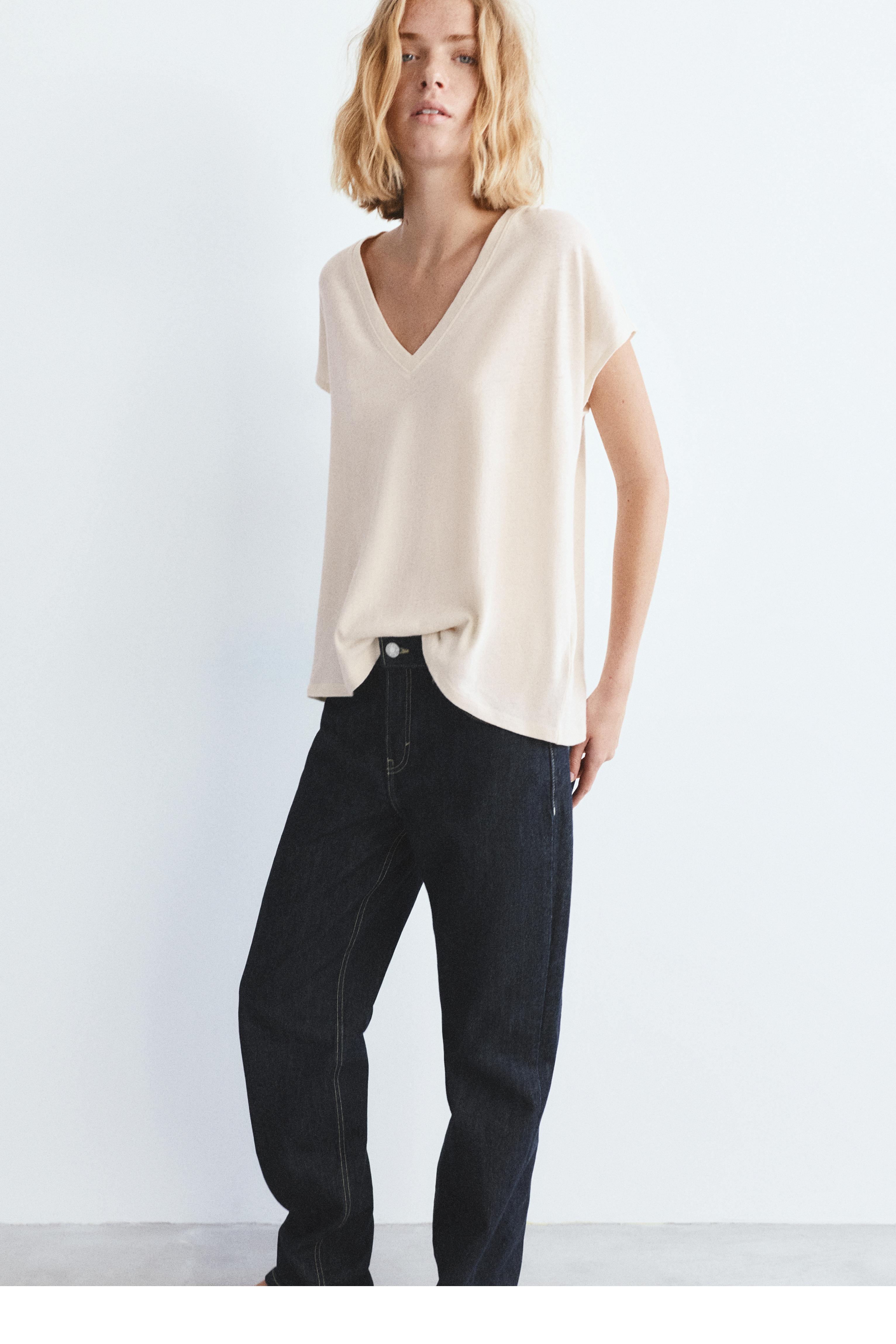 V-neck linen T-shirt — Light beige