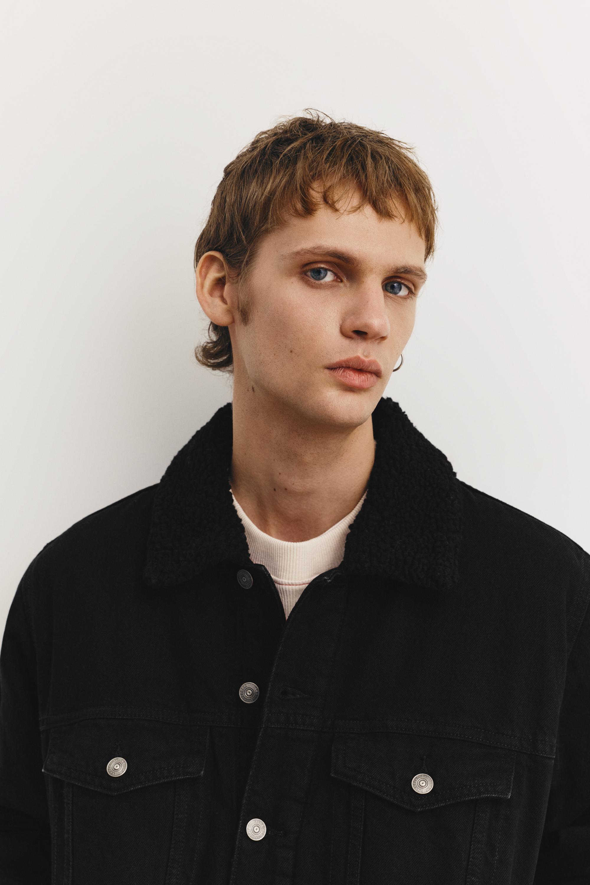 Denim jacket with faux shearling collar — Faded black