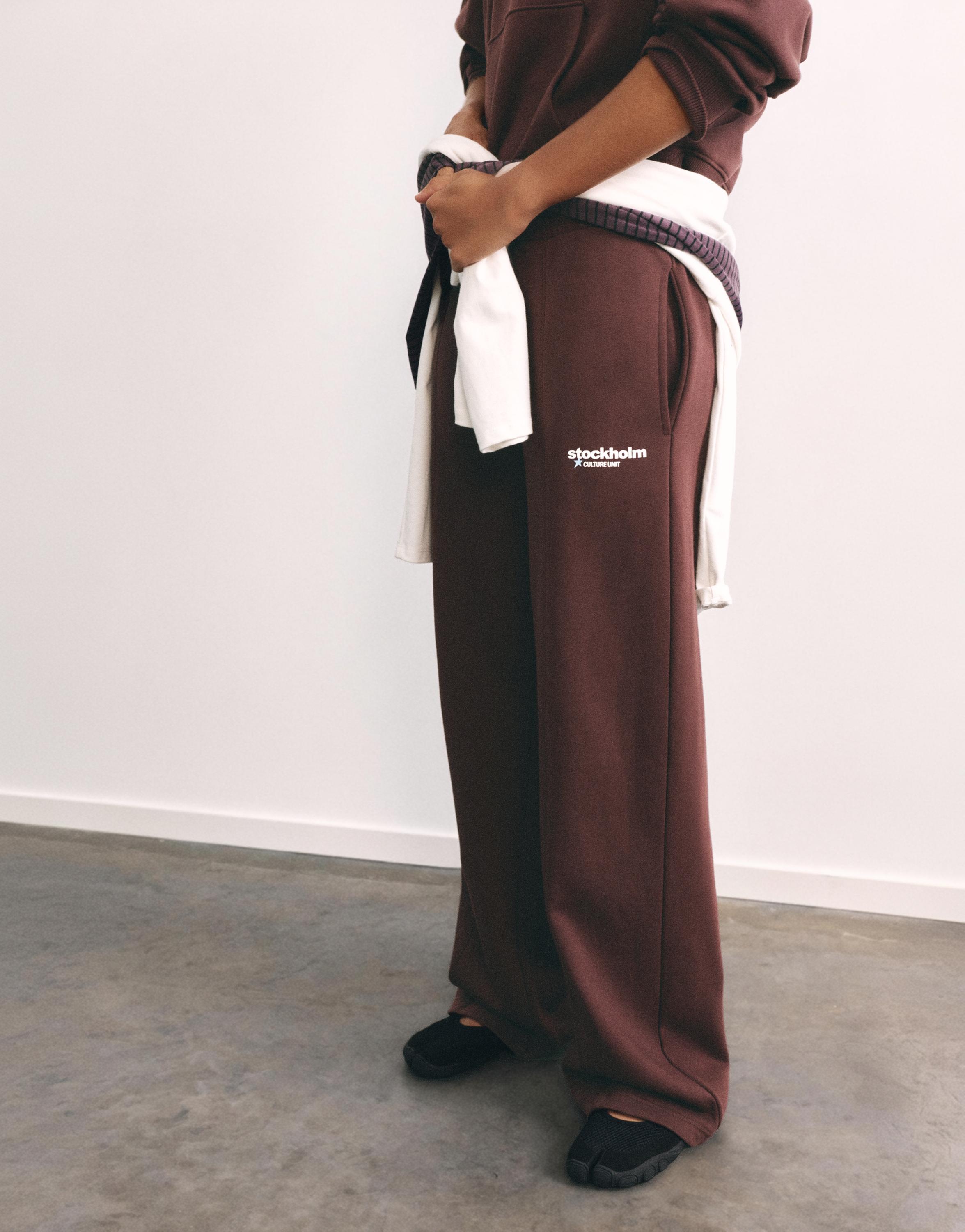 Graphic joggers — Maroon