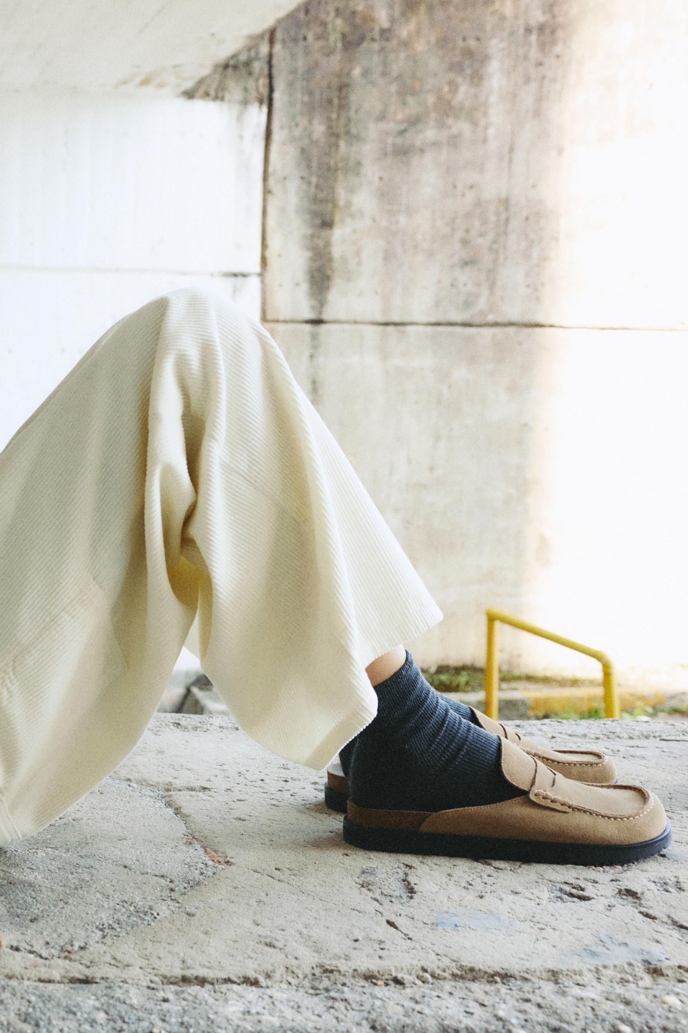 Leather clogs — Sand