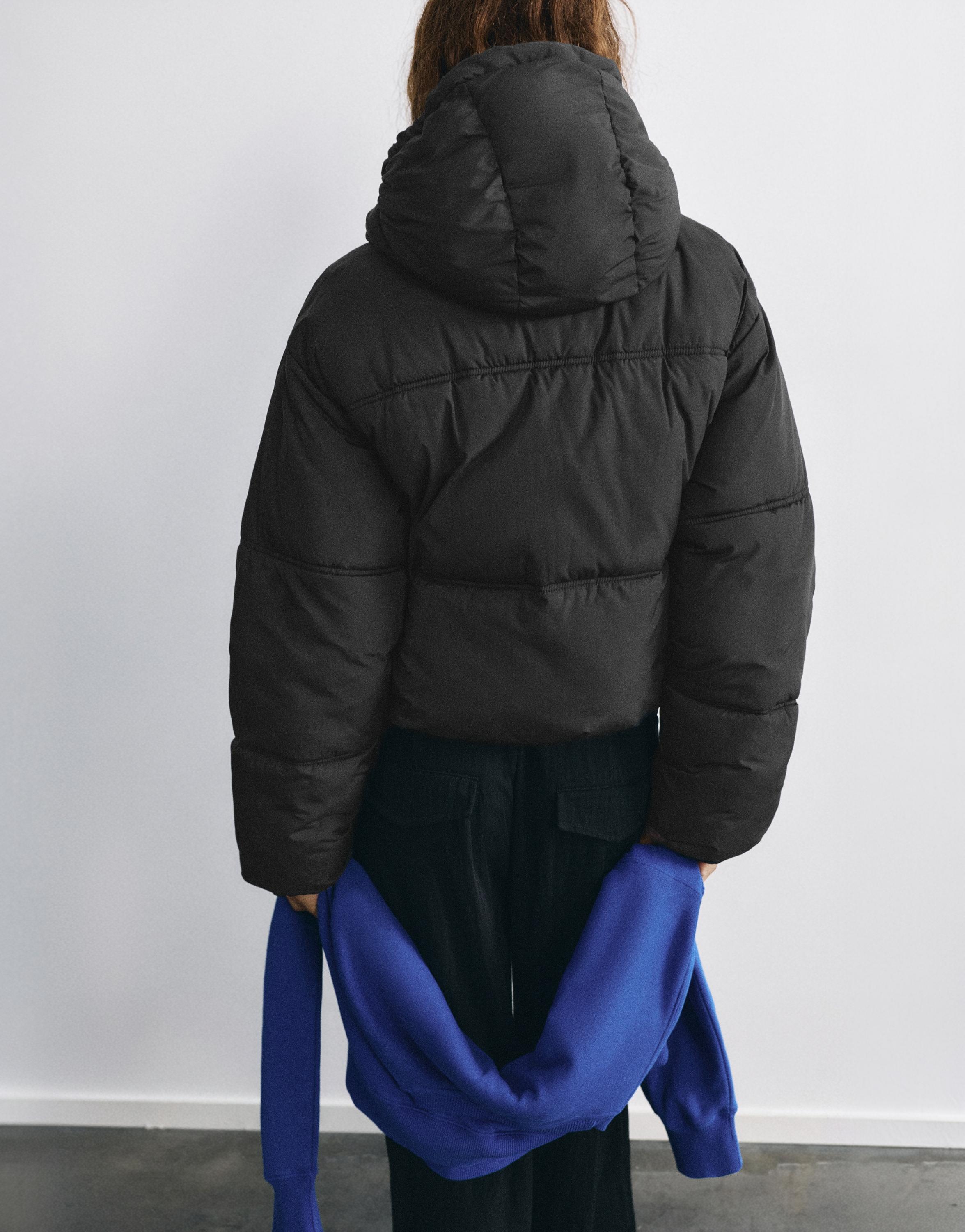 Cropped puffer jacket — Black