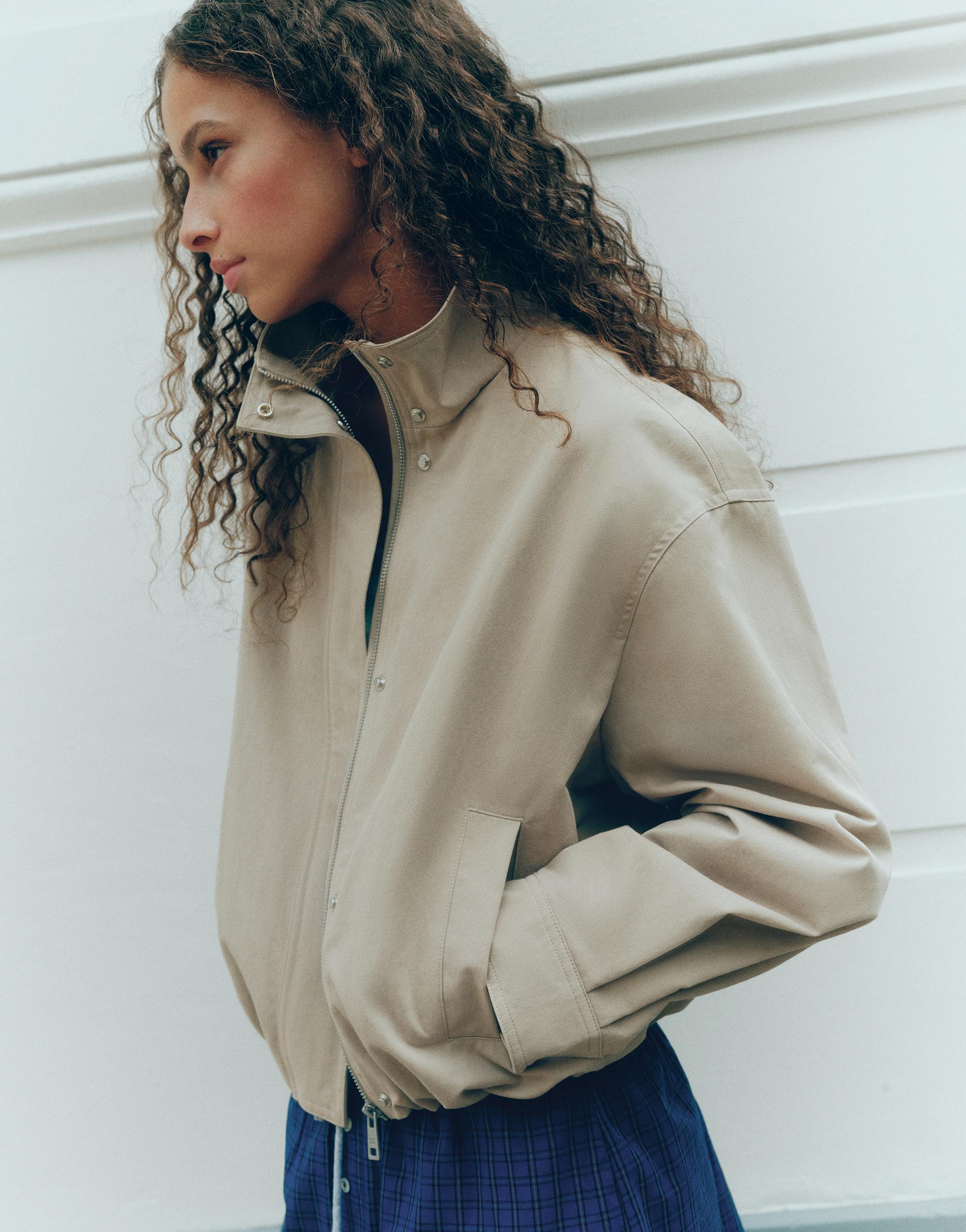 Oversize high-neck jacket — Sand