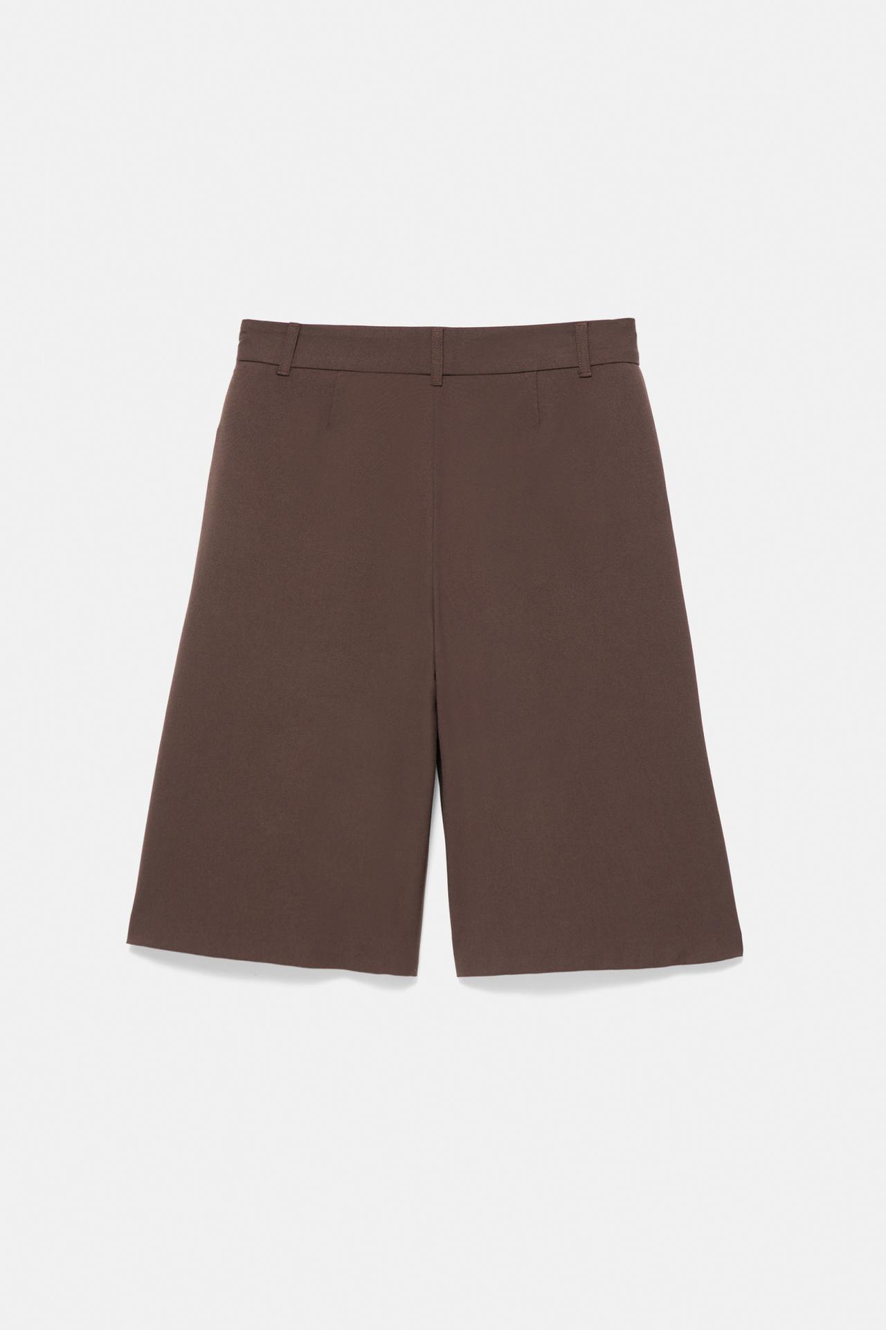 Tailored fit tailored bermuda shorts with pleats — Brown