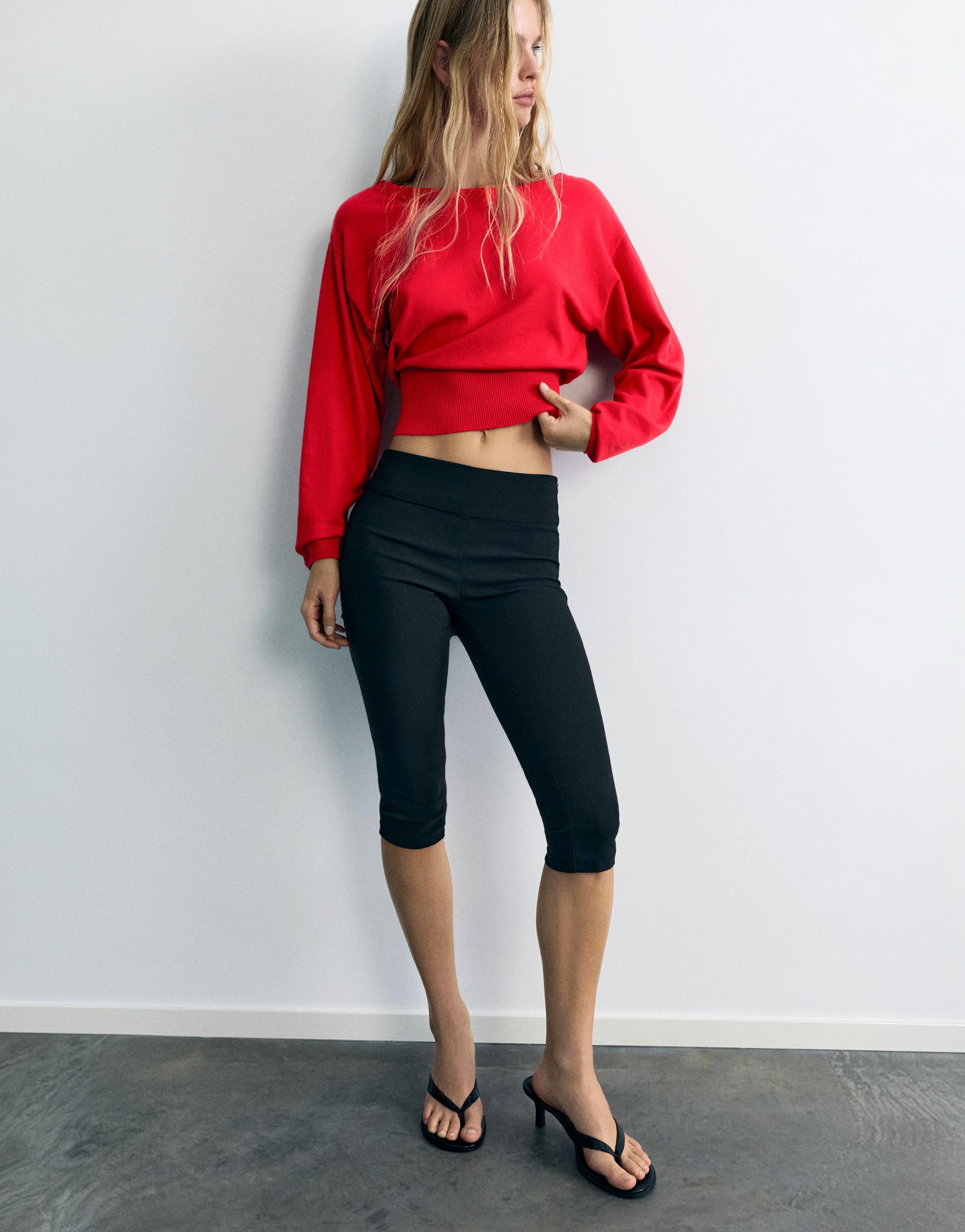 Asymmetric neck jumper — Red