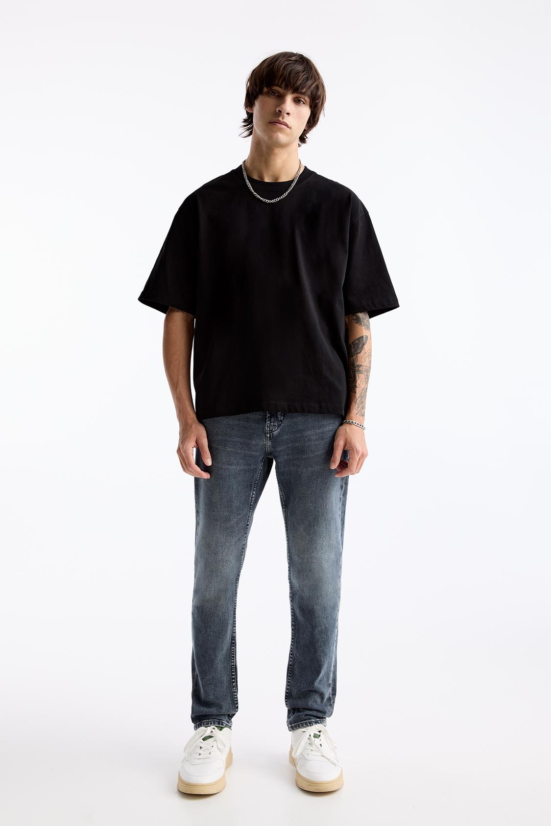 Slim-Fit-Jeans im Comfort-Fit mit Finish im Washed-Look - PULL&BEAR