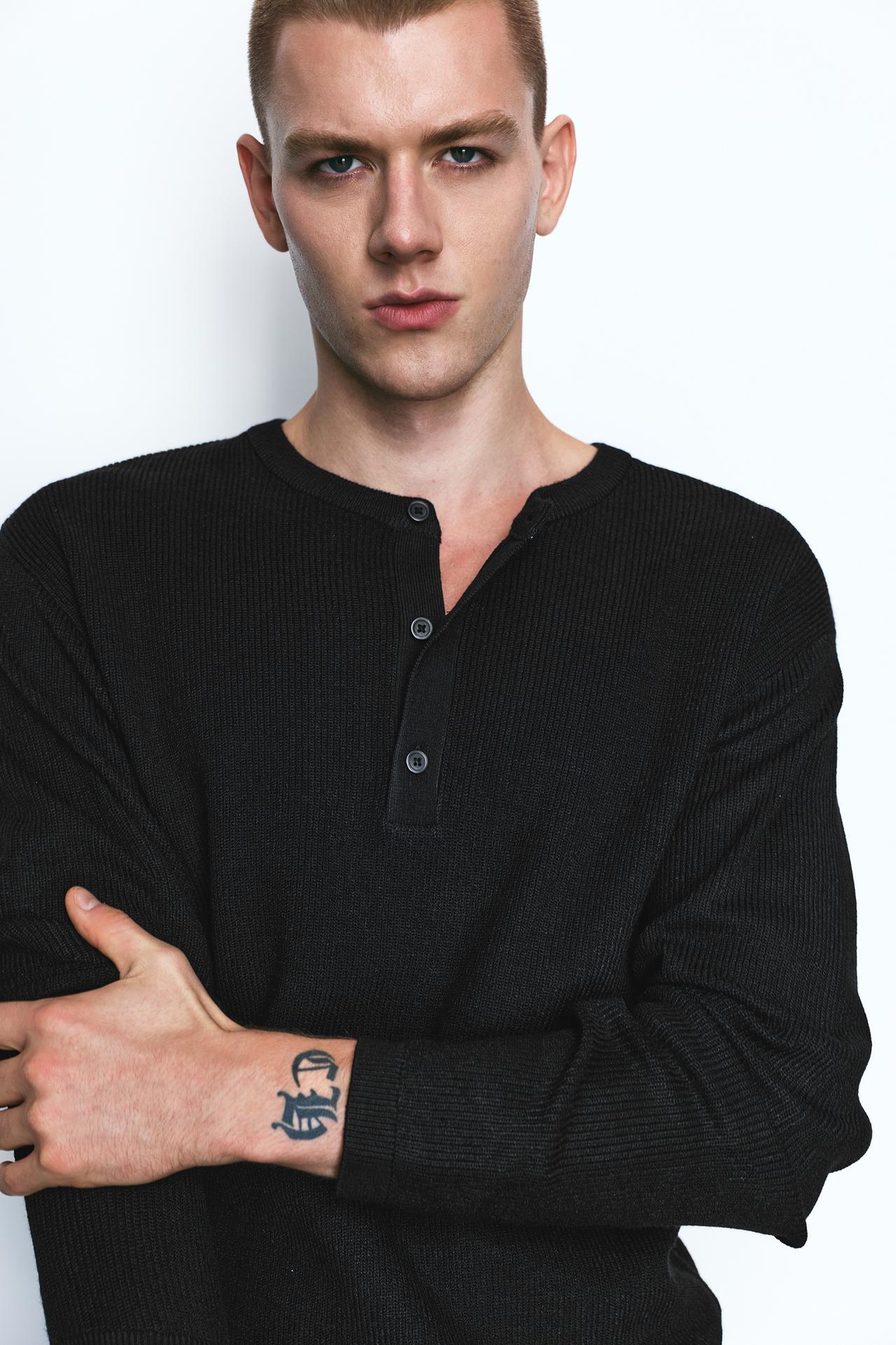 Henley collar jumper — Black