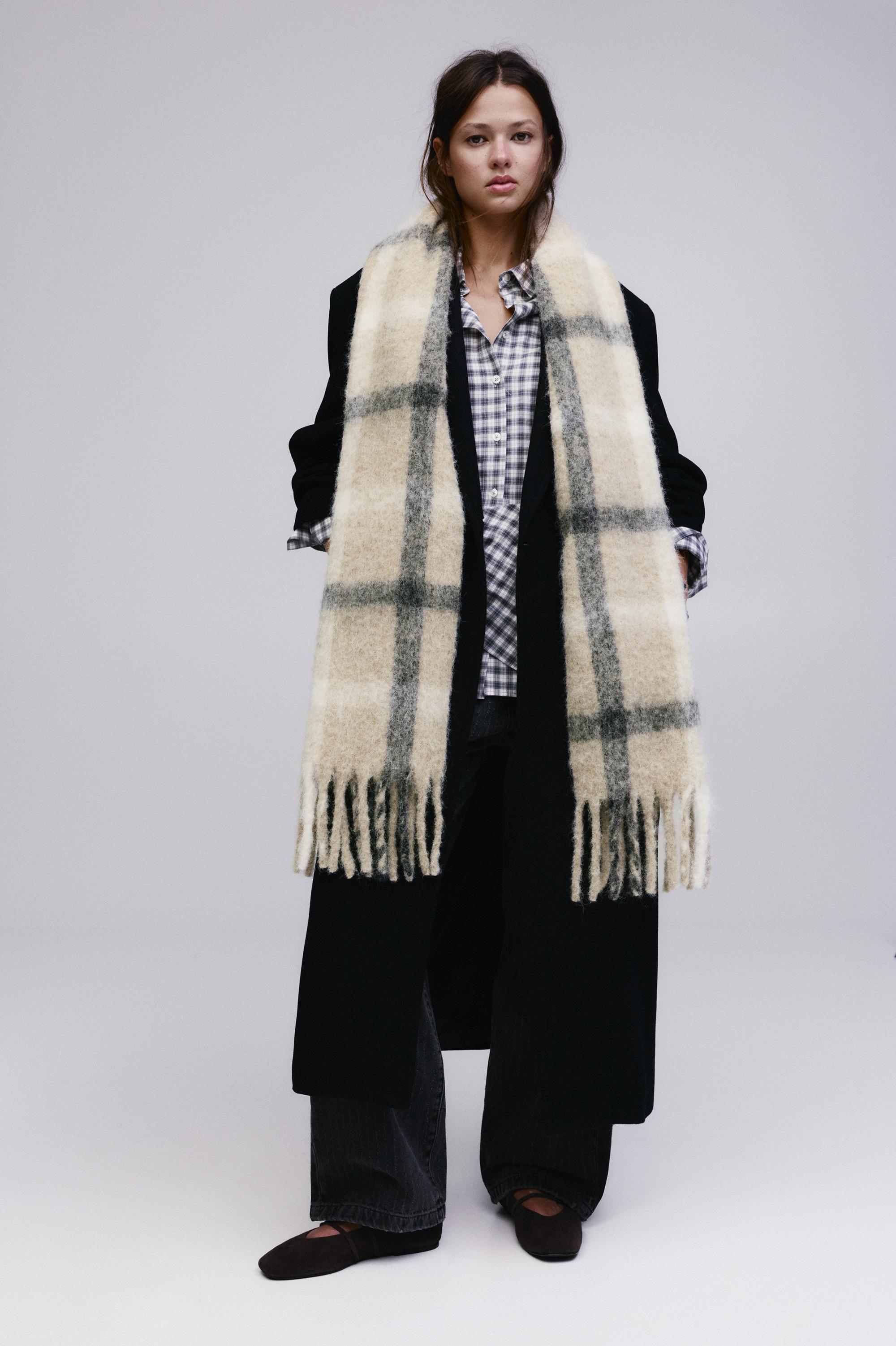 Soft touch check scarf — Black