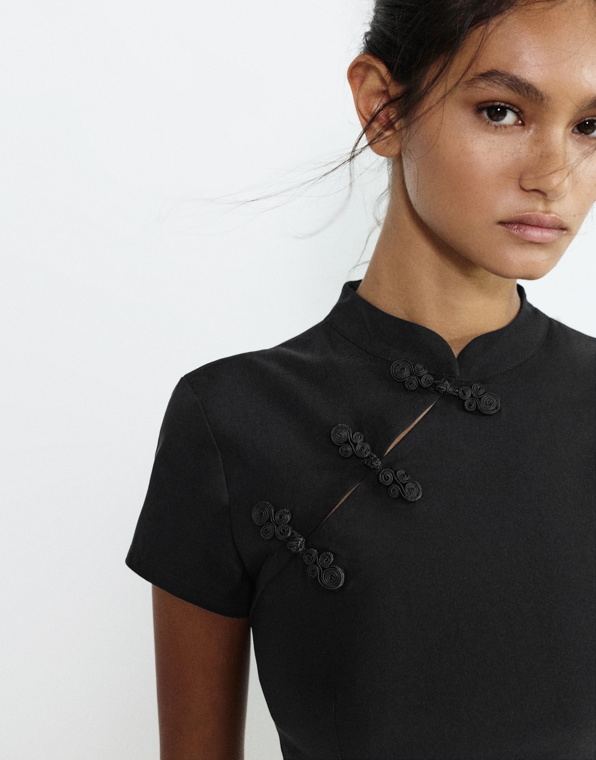 Short dress with knot buttons — Black