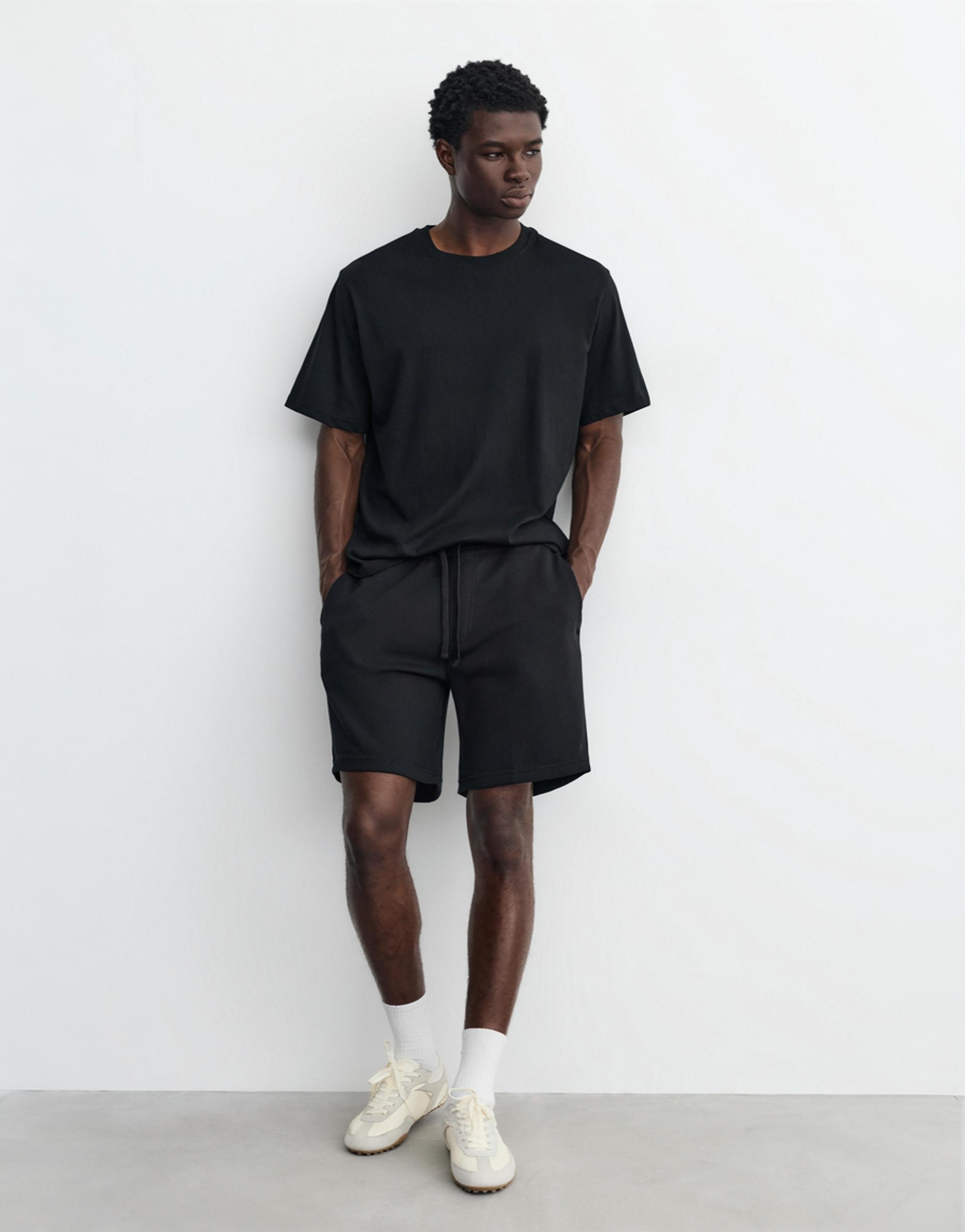 Pack of Bermuda jogger shorts and T-shirt — Black