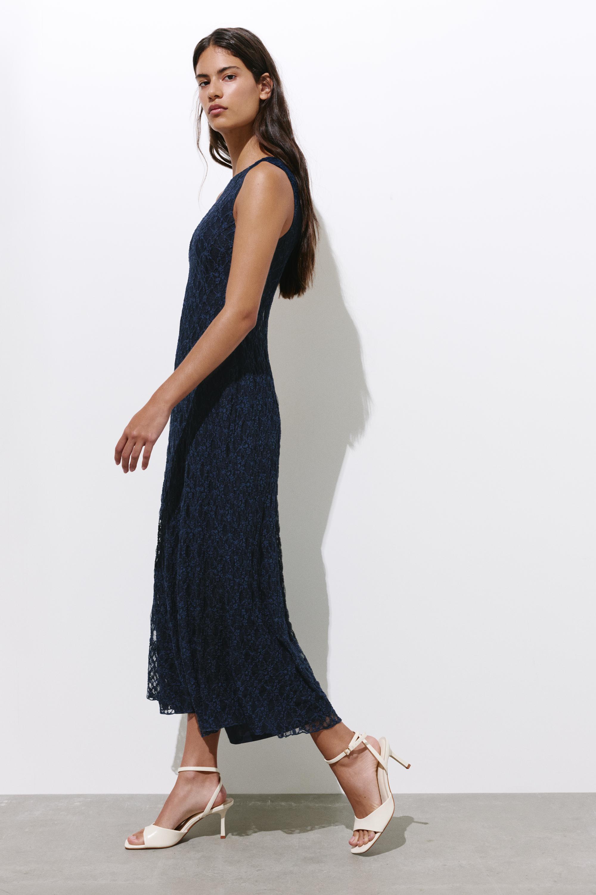 Fitted lace midi dress — Navy