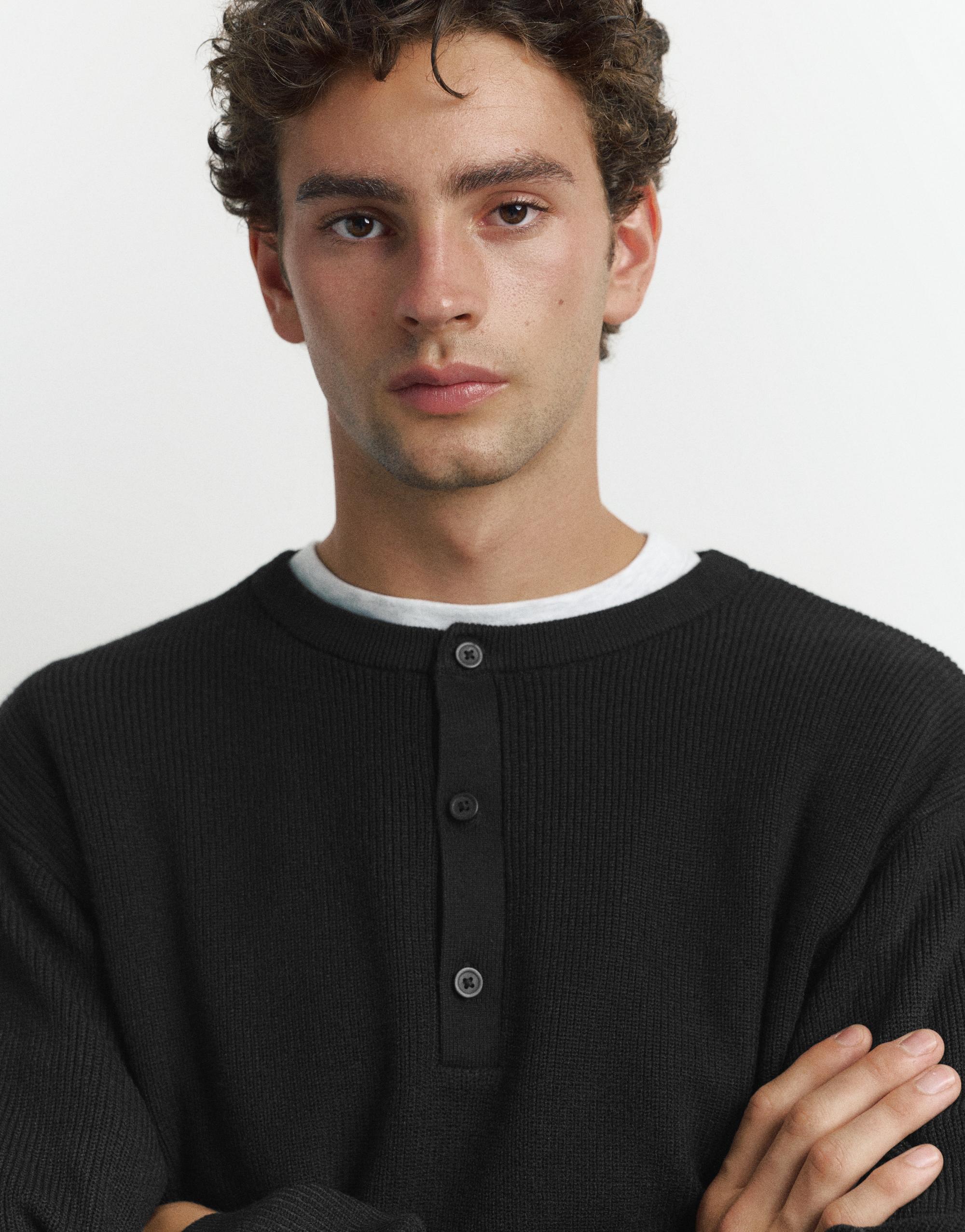 Henley neck jumper — Black