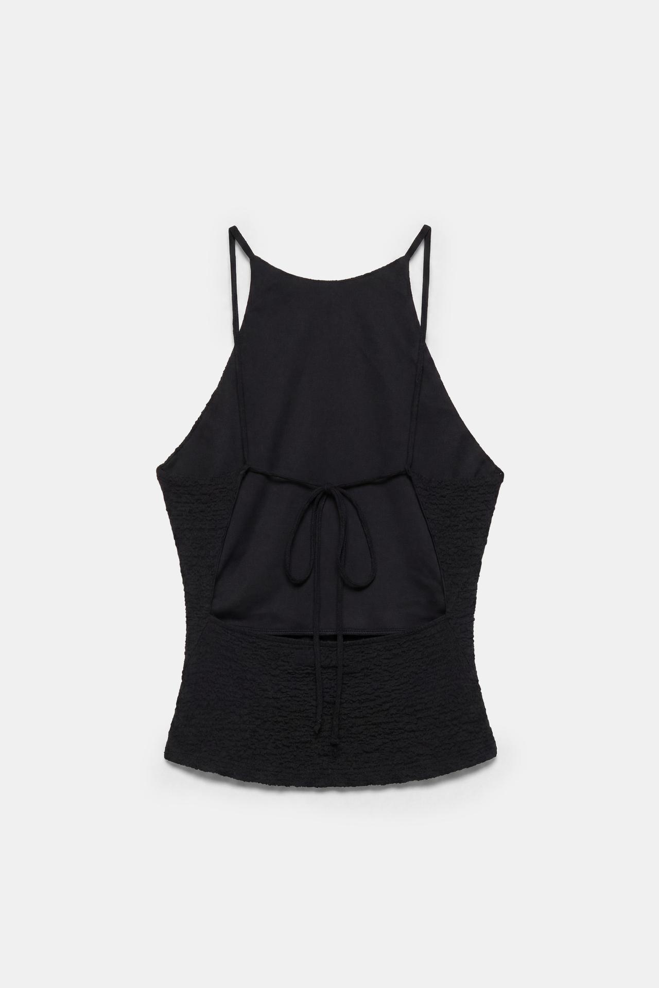 Textured halter top — Black