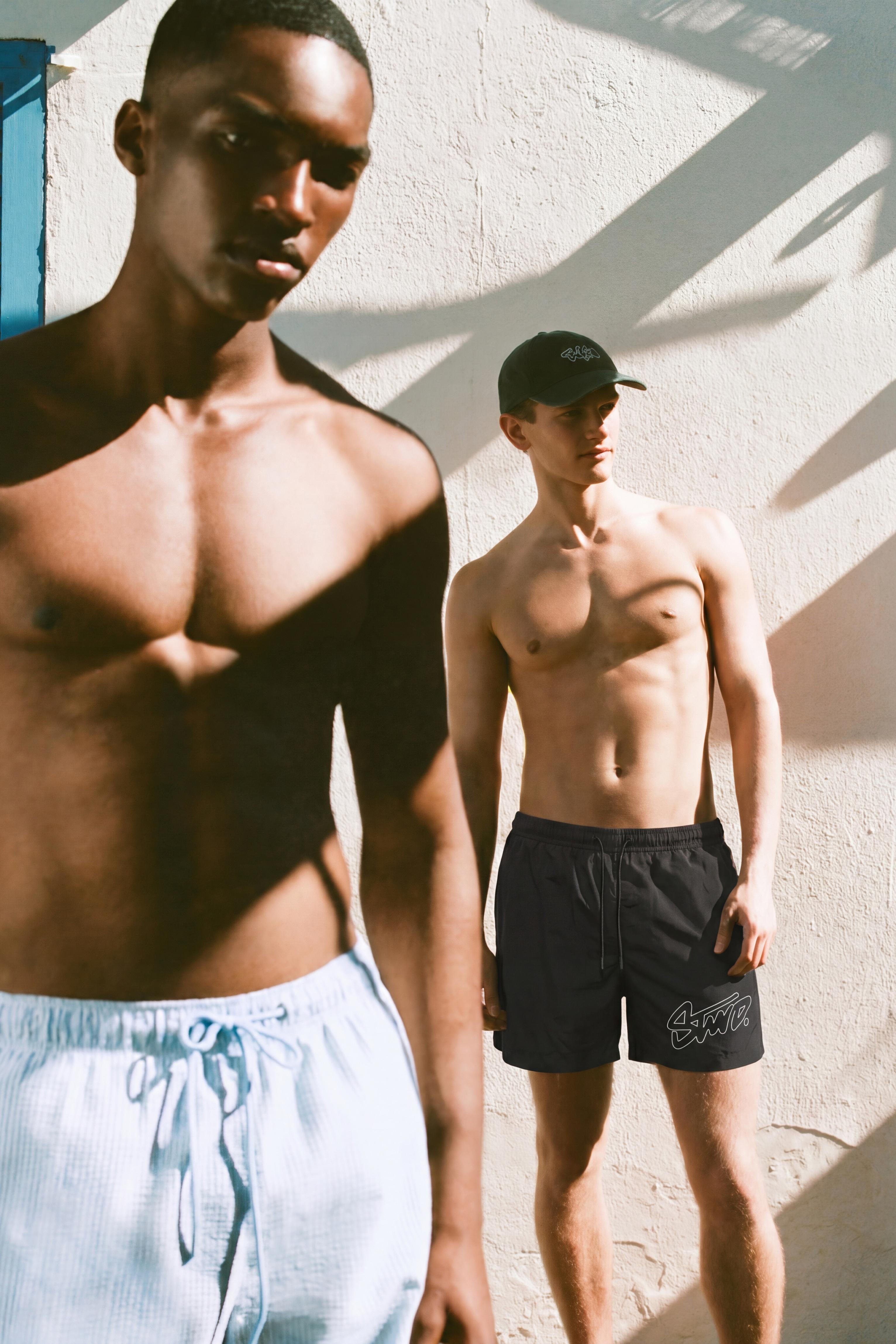 STWD board shorts — Black