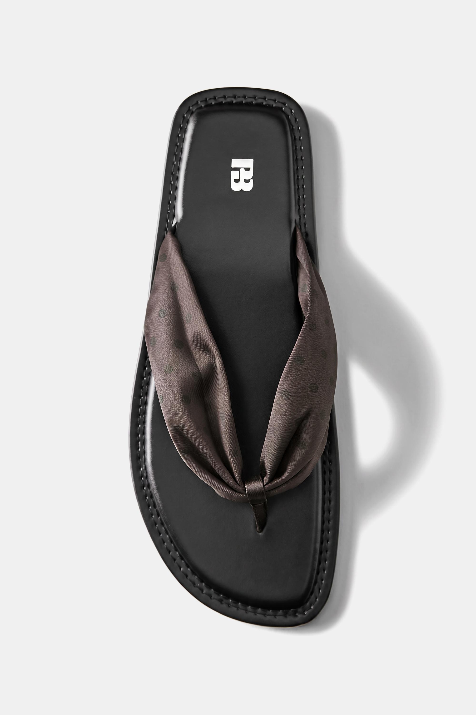 Polka dot flat slider sandals — Brown