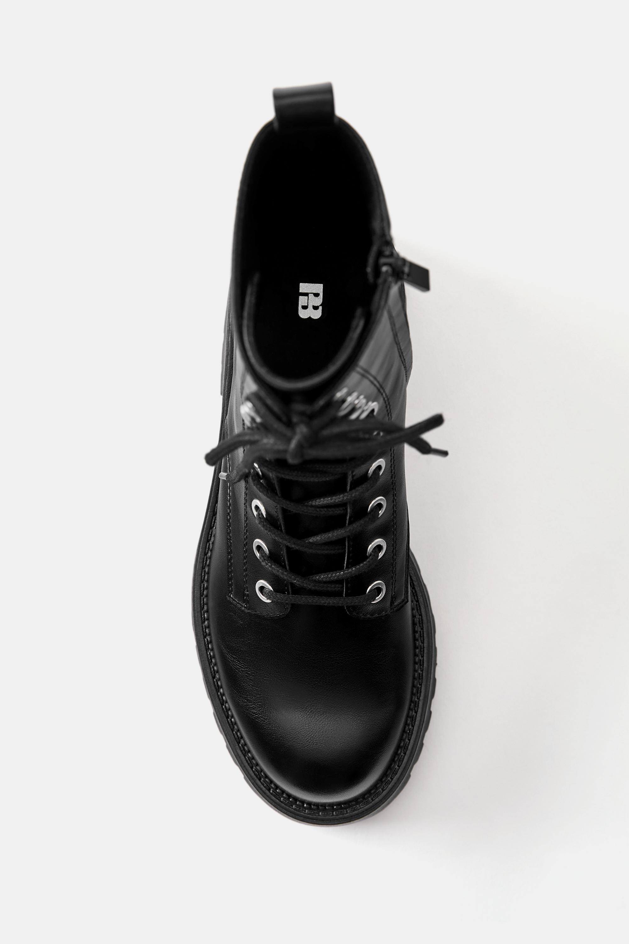 Lace-up flat ankle boots — Black