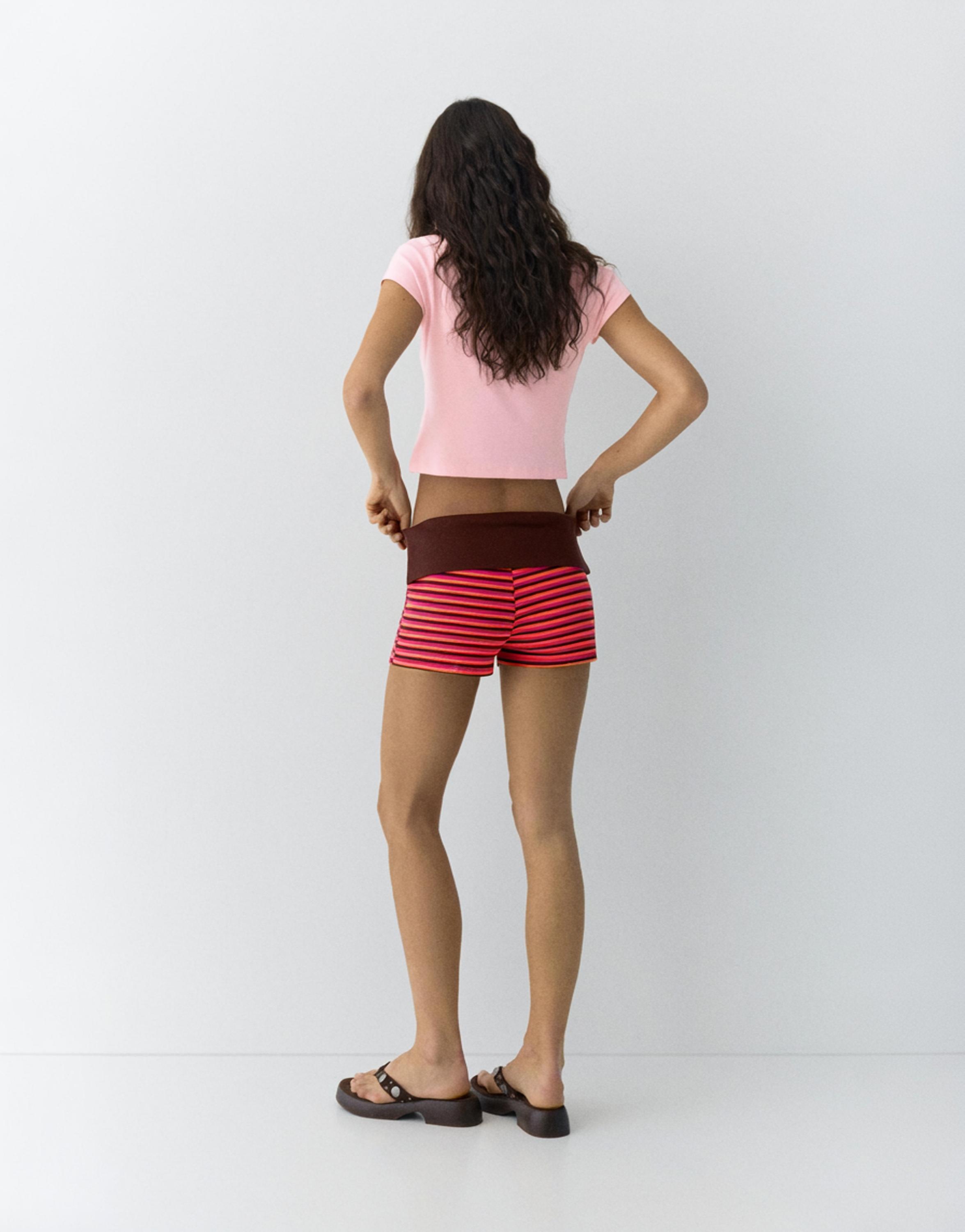 Striped knit shorts — Brown