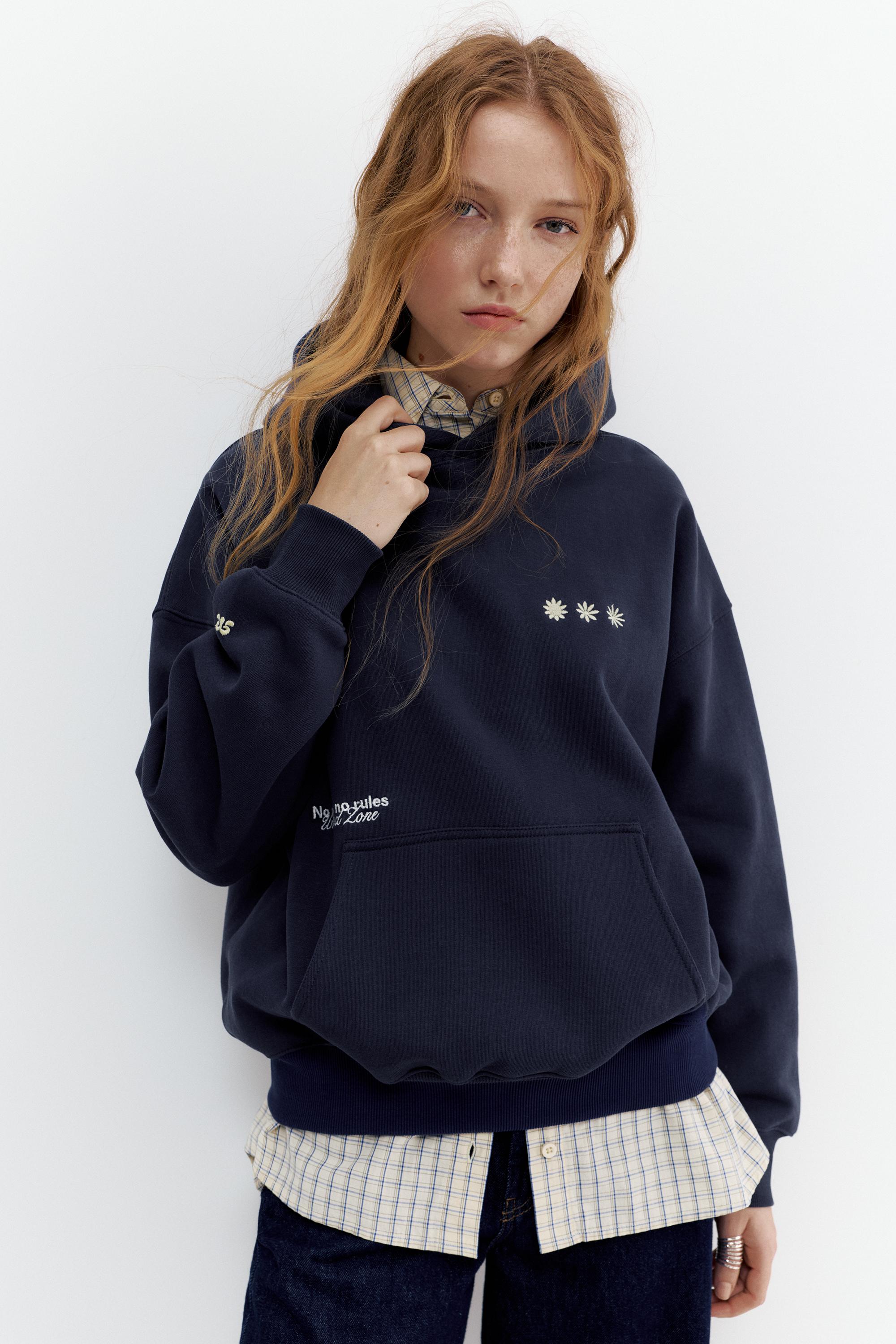 Hoodie with embroidered graphic — Ink blue