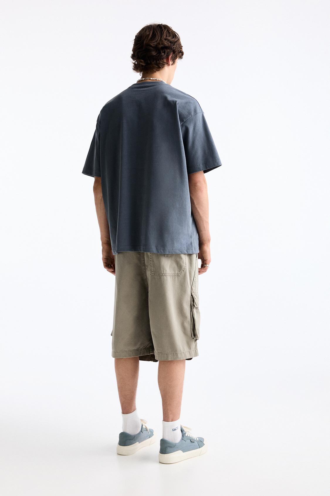 T-Shirt extra loose aus soft Touch Gewebe - PULL&BEAR 
