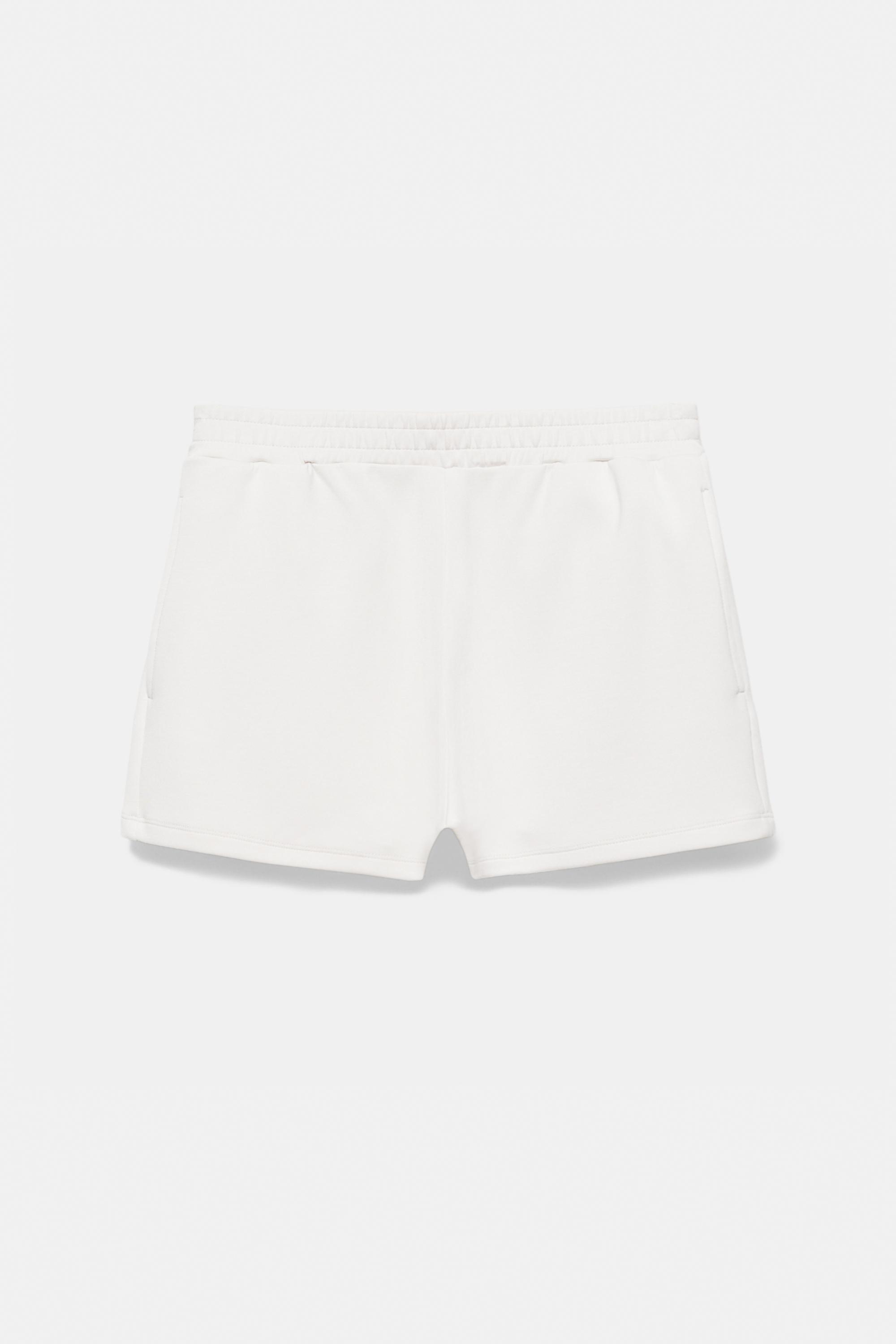 Yumuşak dokulu spor şort