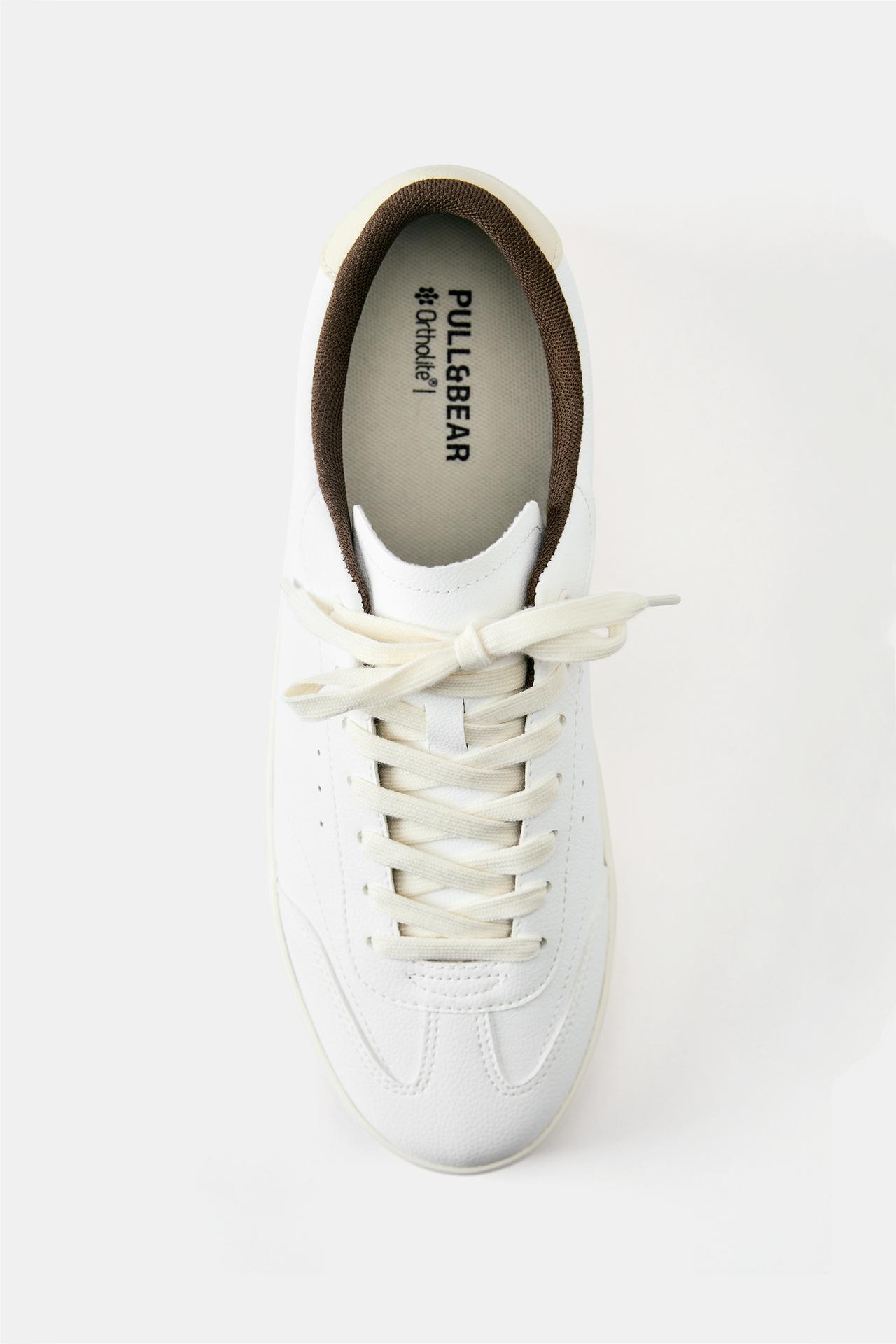 Casual trainers — White