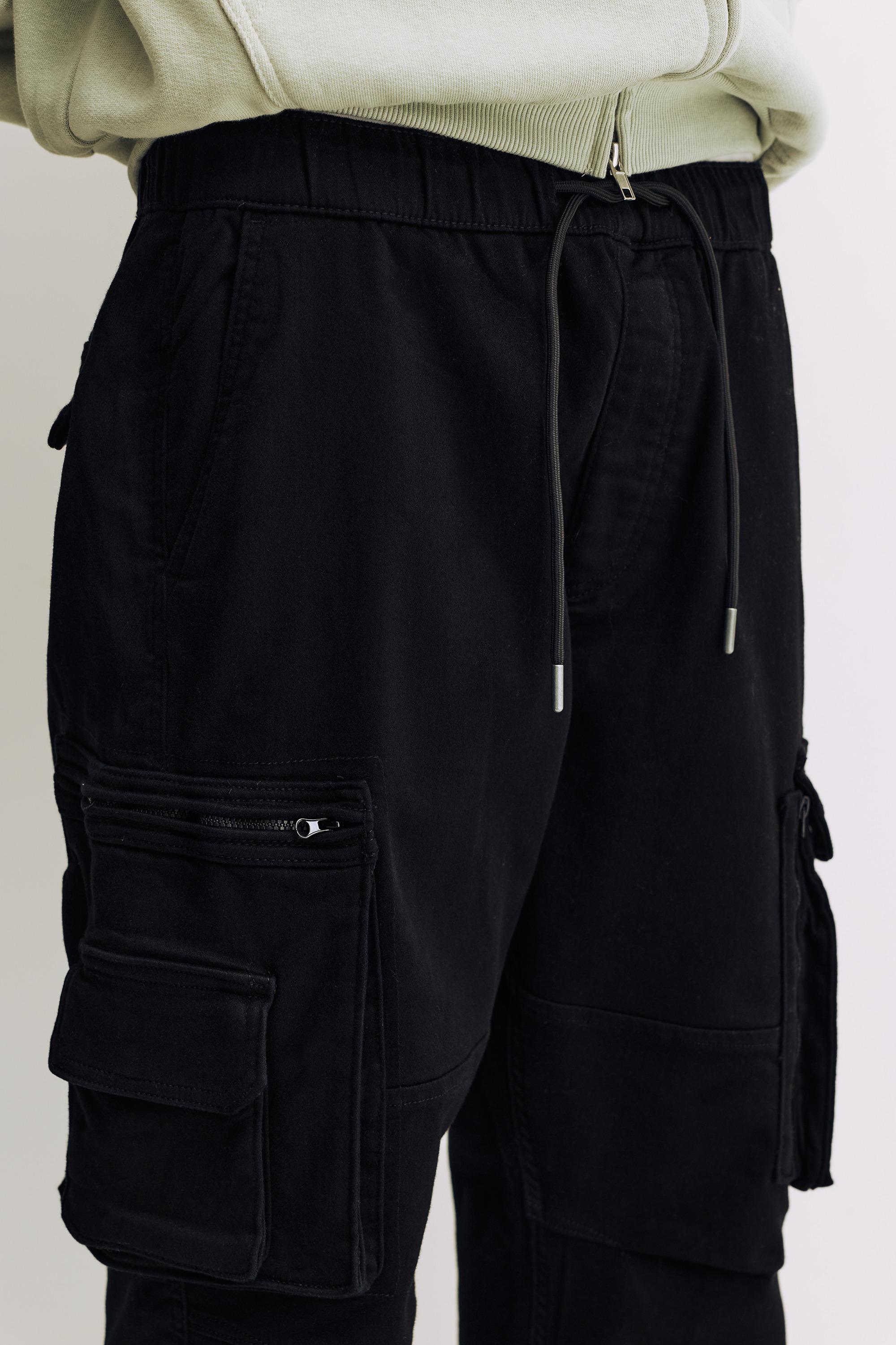 Multi-pocket comfort jogger trousers — Black