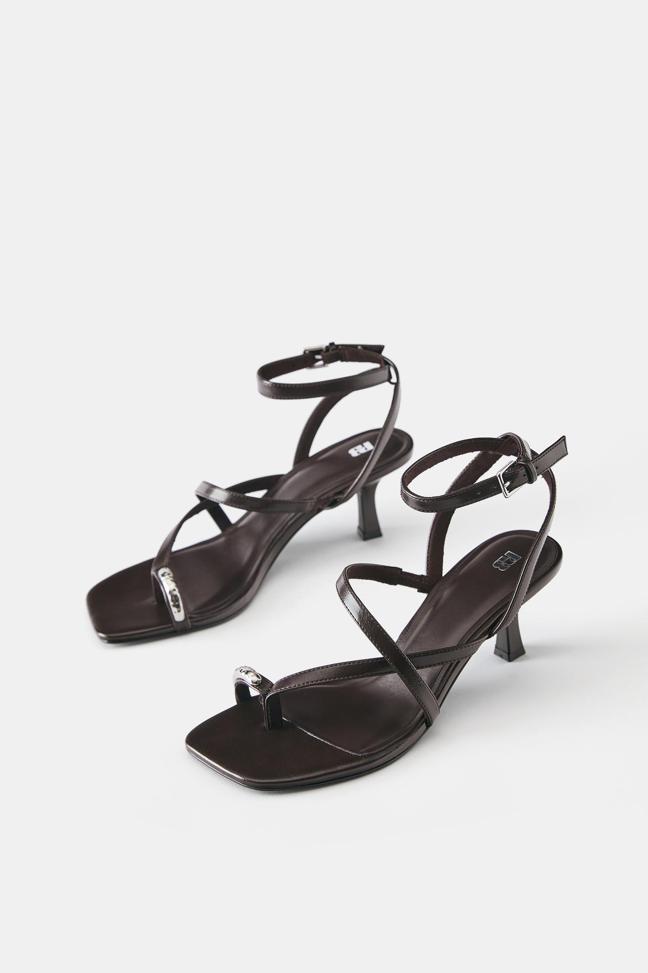 Heeled sandals with strap detail — Brown