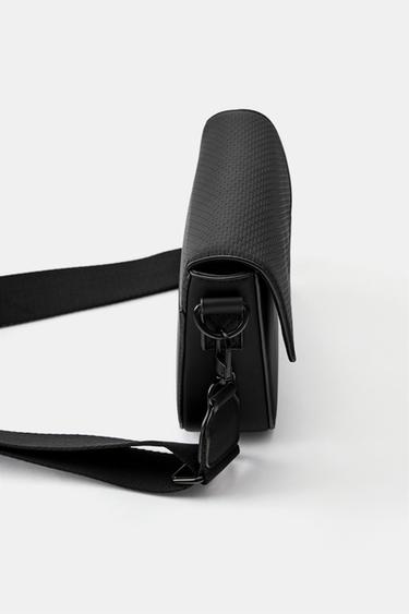Rubberised textured crossbody bag — Black 2