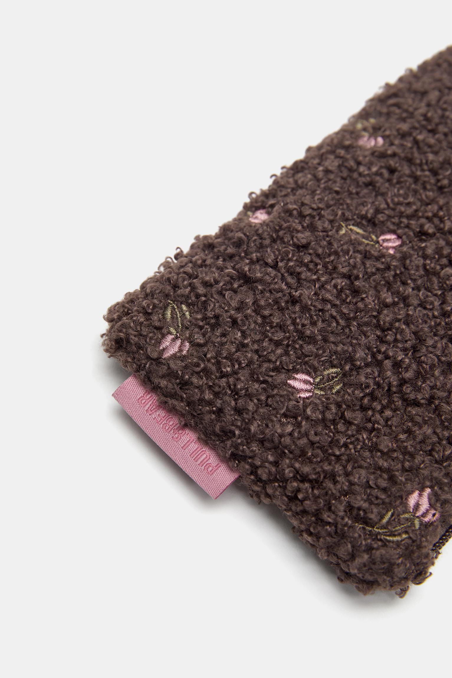 Faux shearling floral wallet — Brown
