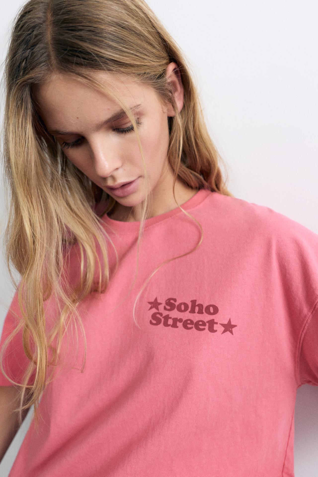 Oversize Soho Street graphic T-shirt — Pink