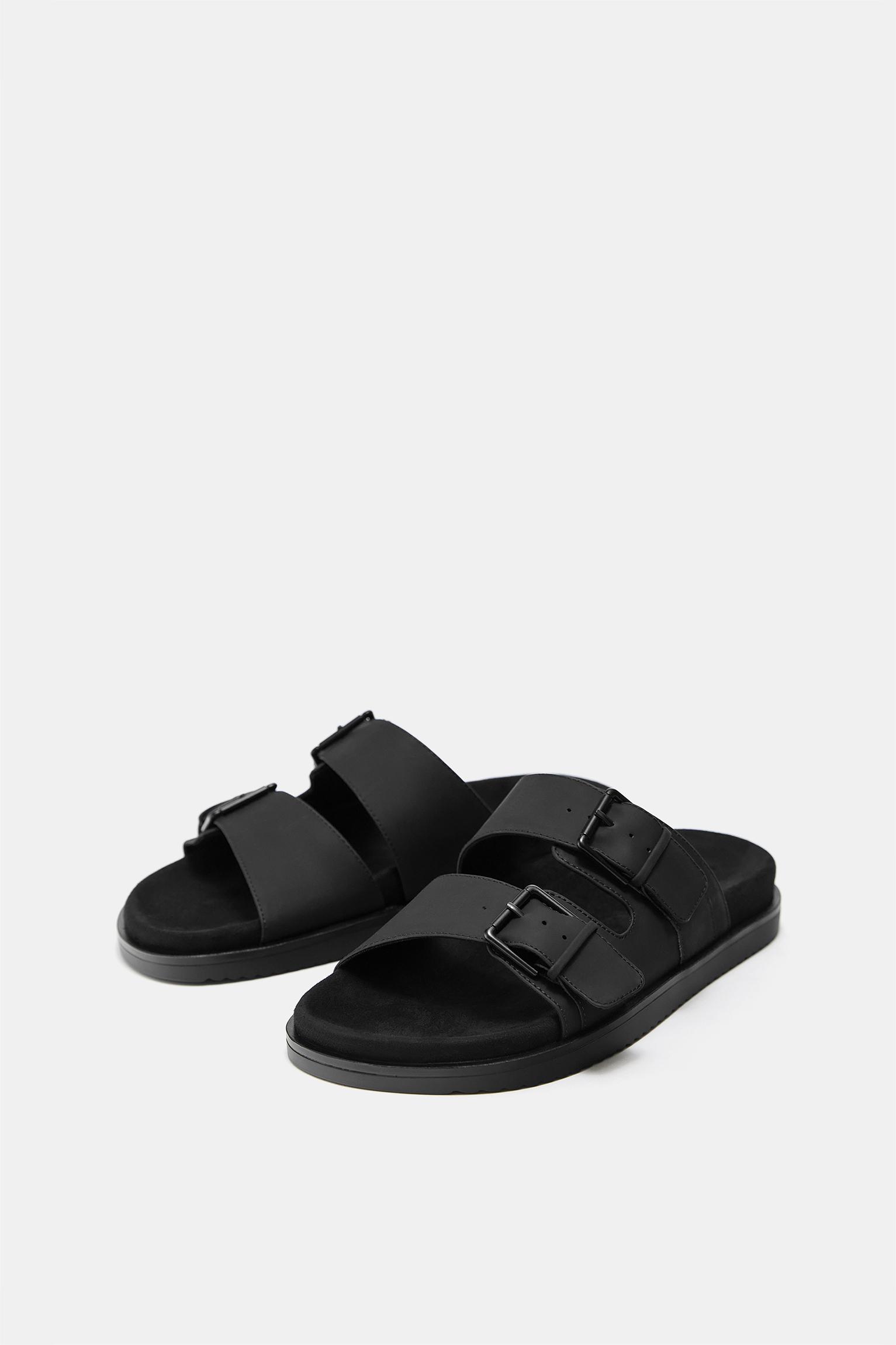 Buckled sandals — Black