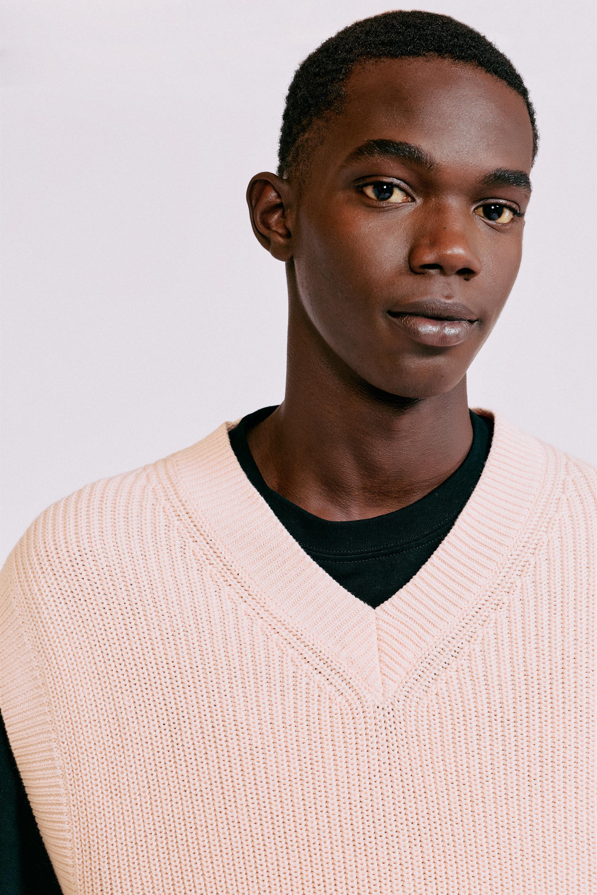 Knit vest — Pastel pink