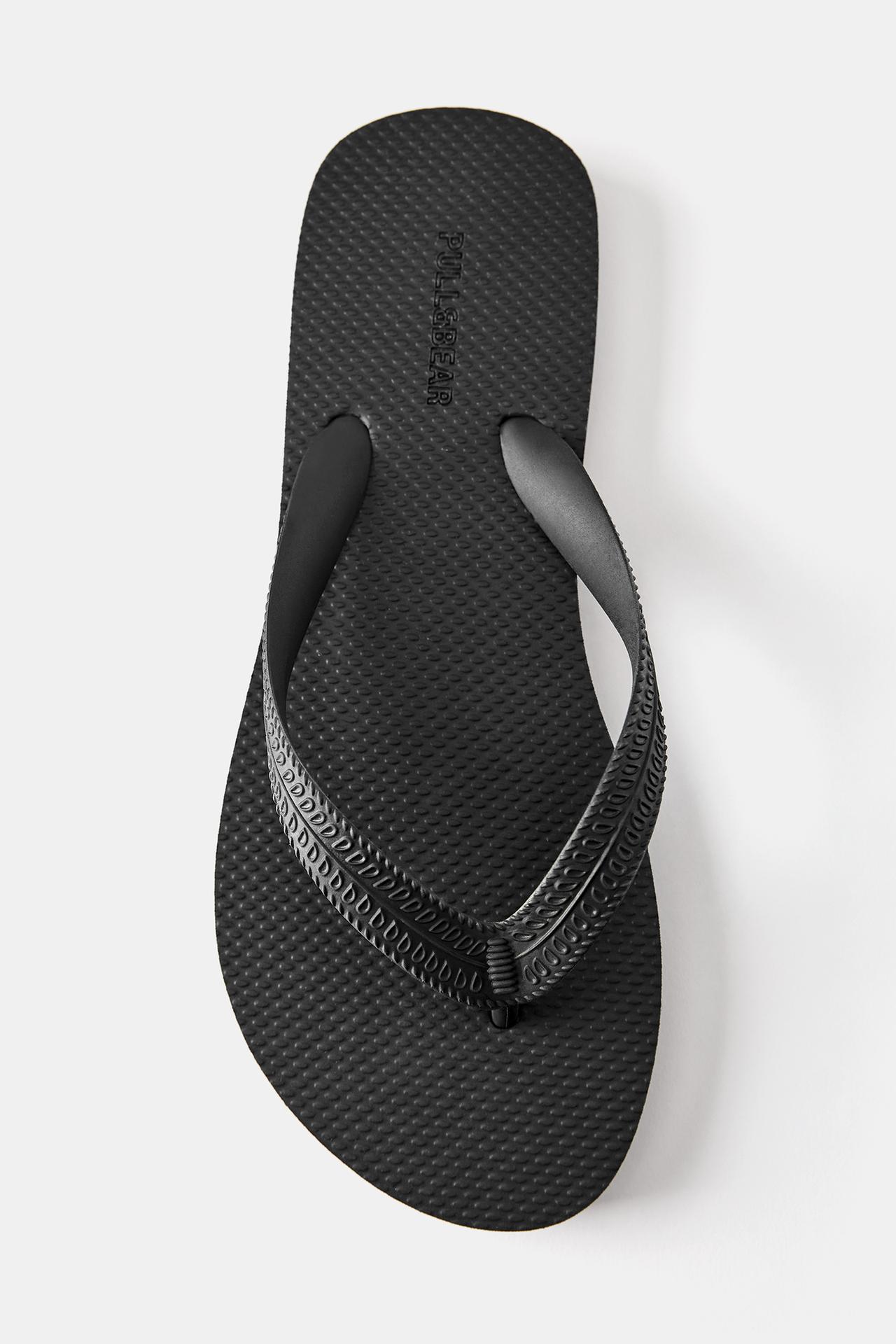 Flat sandals — Black
