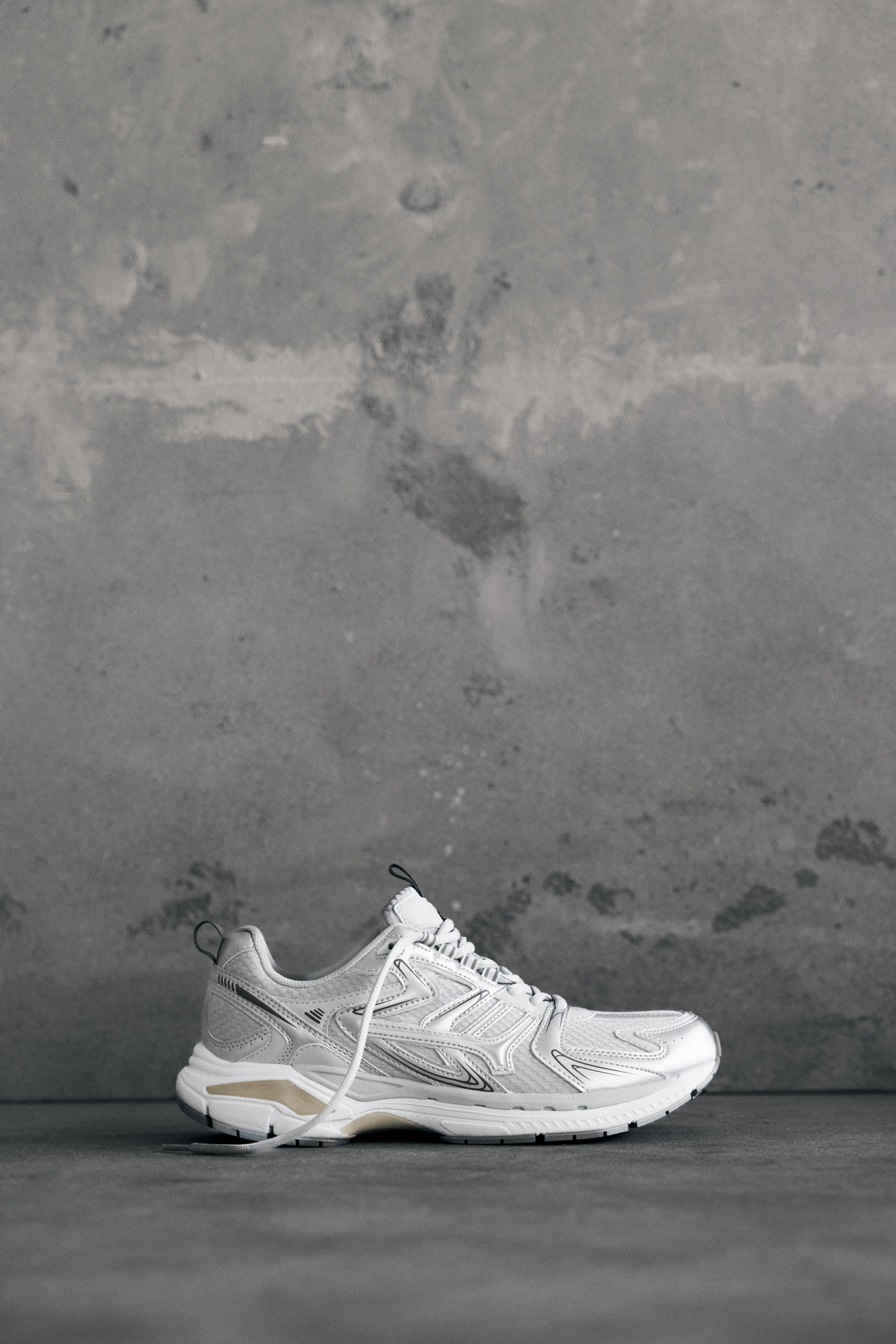 Often 02 trainers — Silver